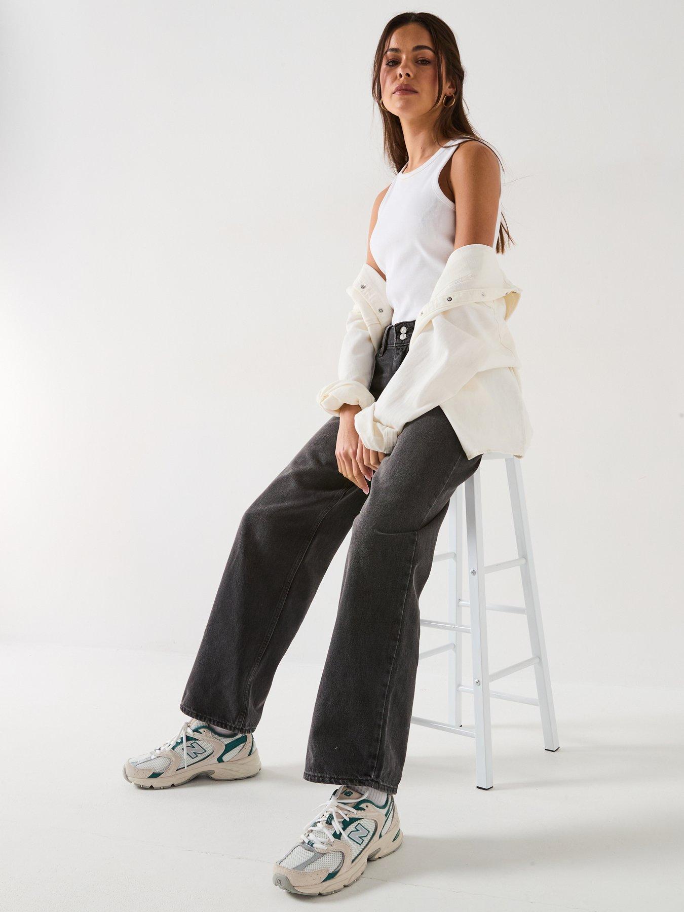 Image 4 of 6 of Levi's Superlow Jeans - Mic Dropped&nbsp;- Black