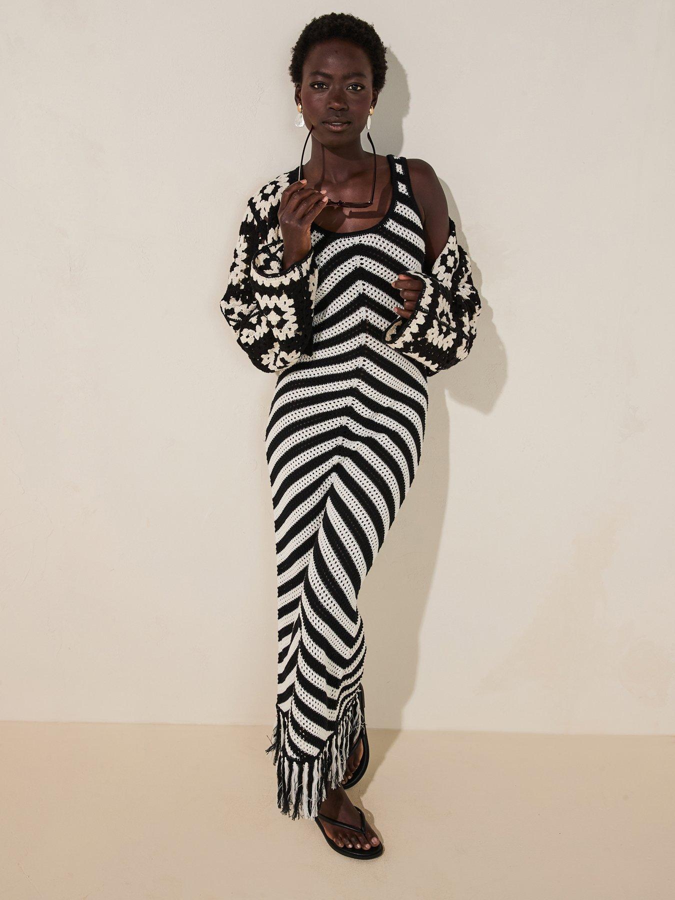 v-by-very-scoop-neck-knitted-tassel-chevron-dress-mono