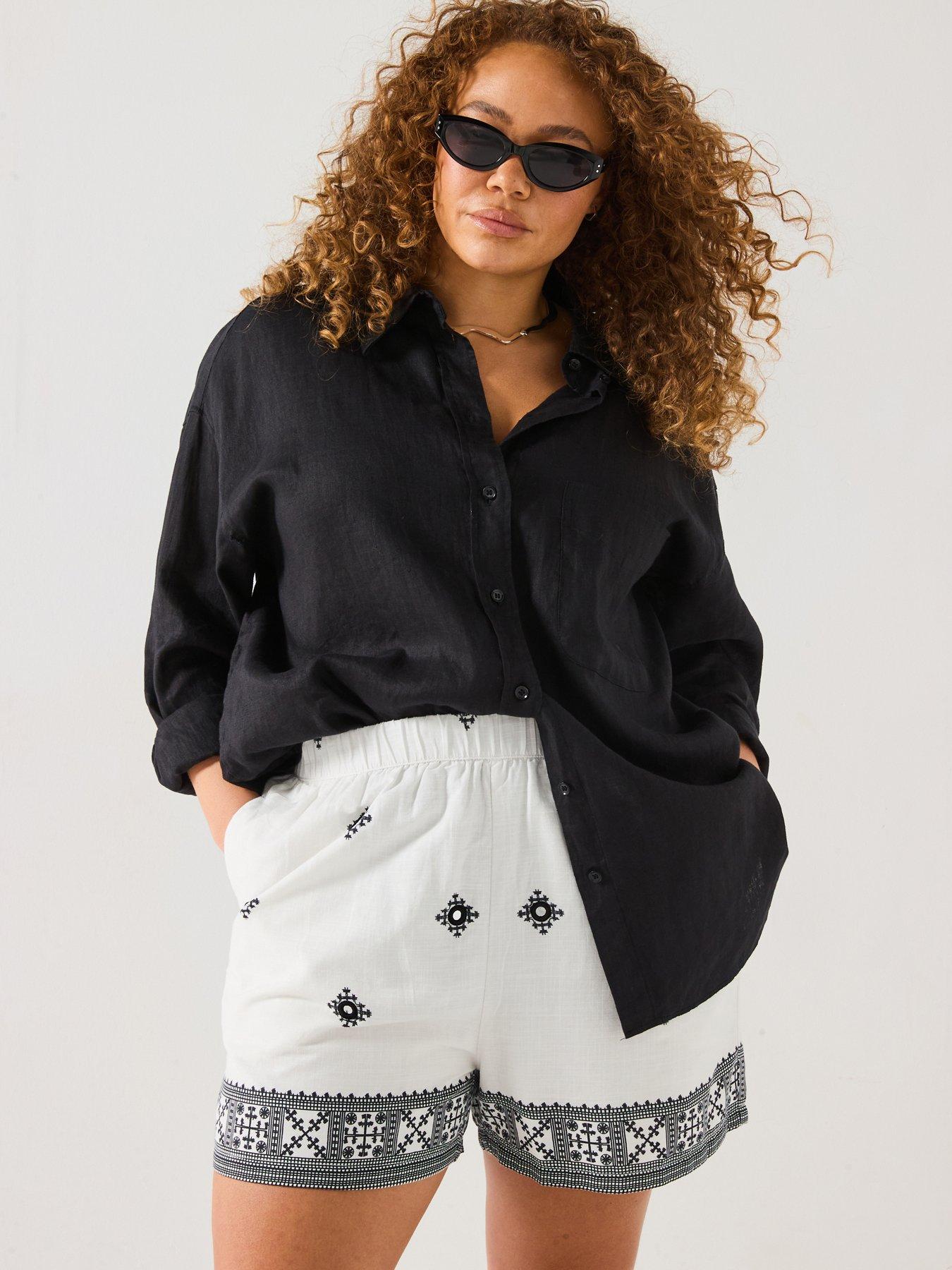 v-by-very-curve-printed-shorts-blacknbsp