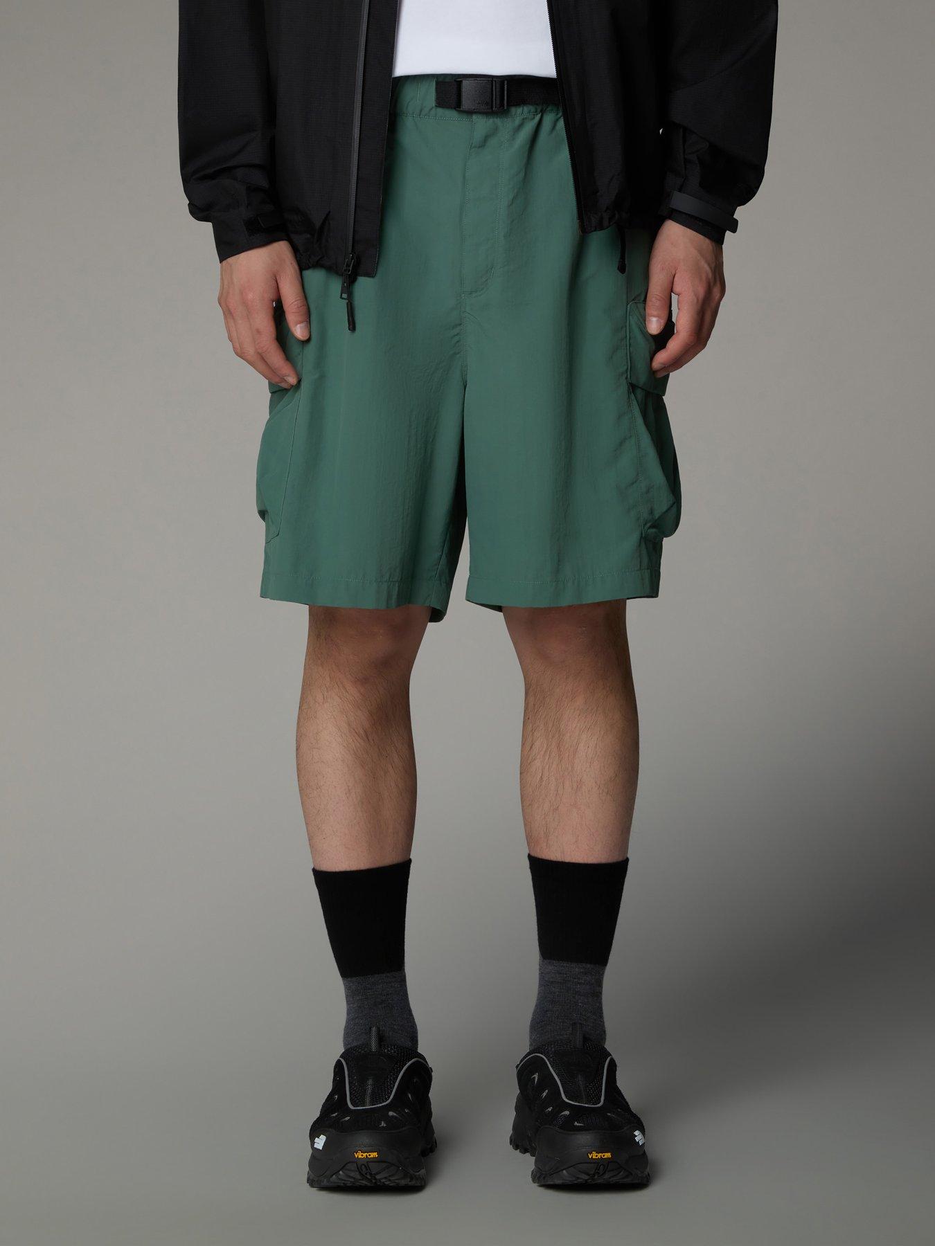 the-north-face-mens-cargo-pocket-shorts-green
