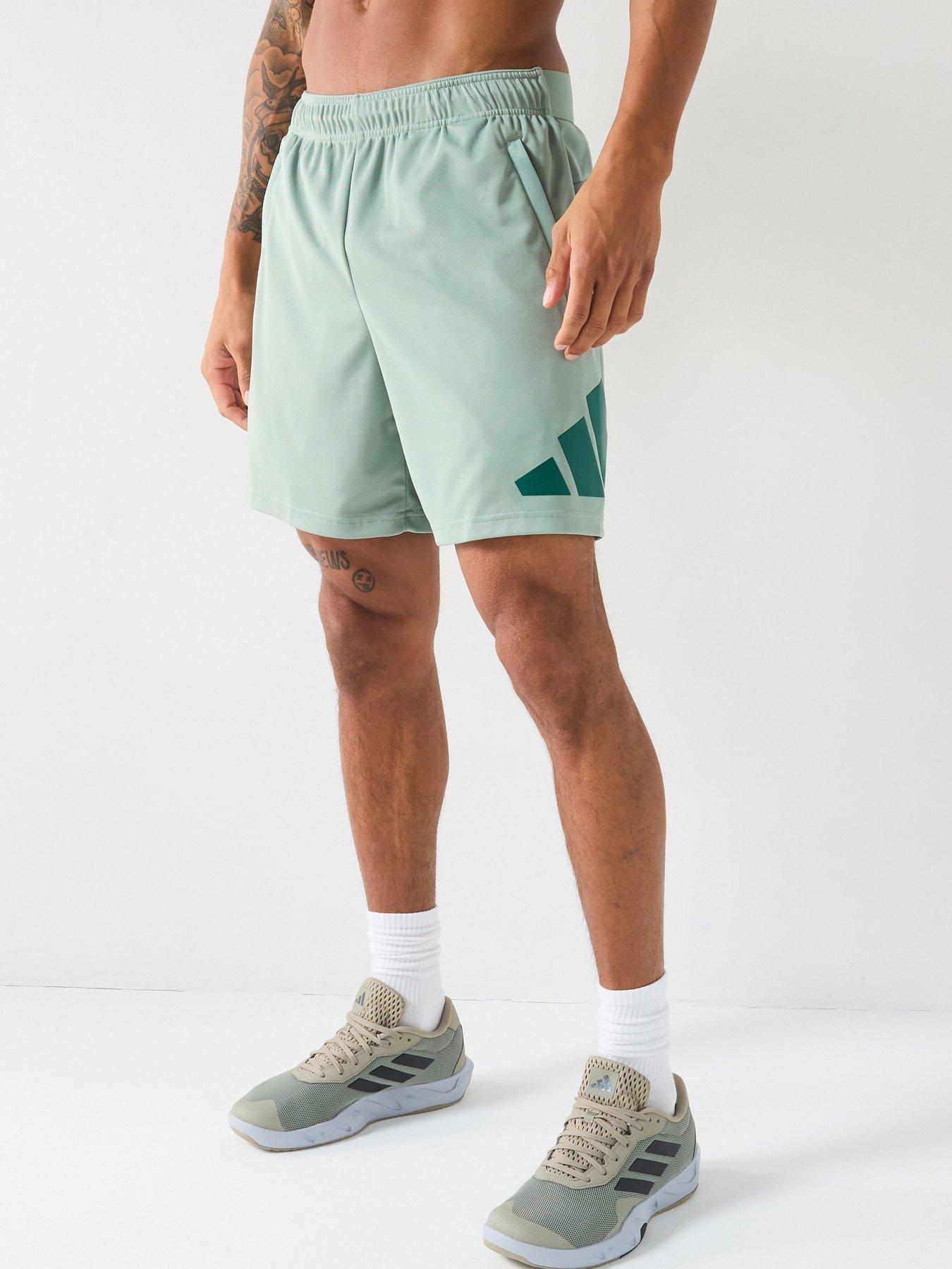 adidas-mens-train-essentials-7-inch-logo-shorts-silver-greencollegiate-green