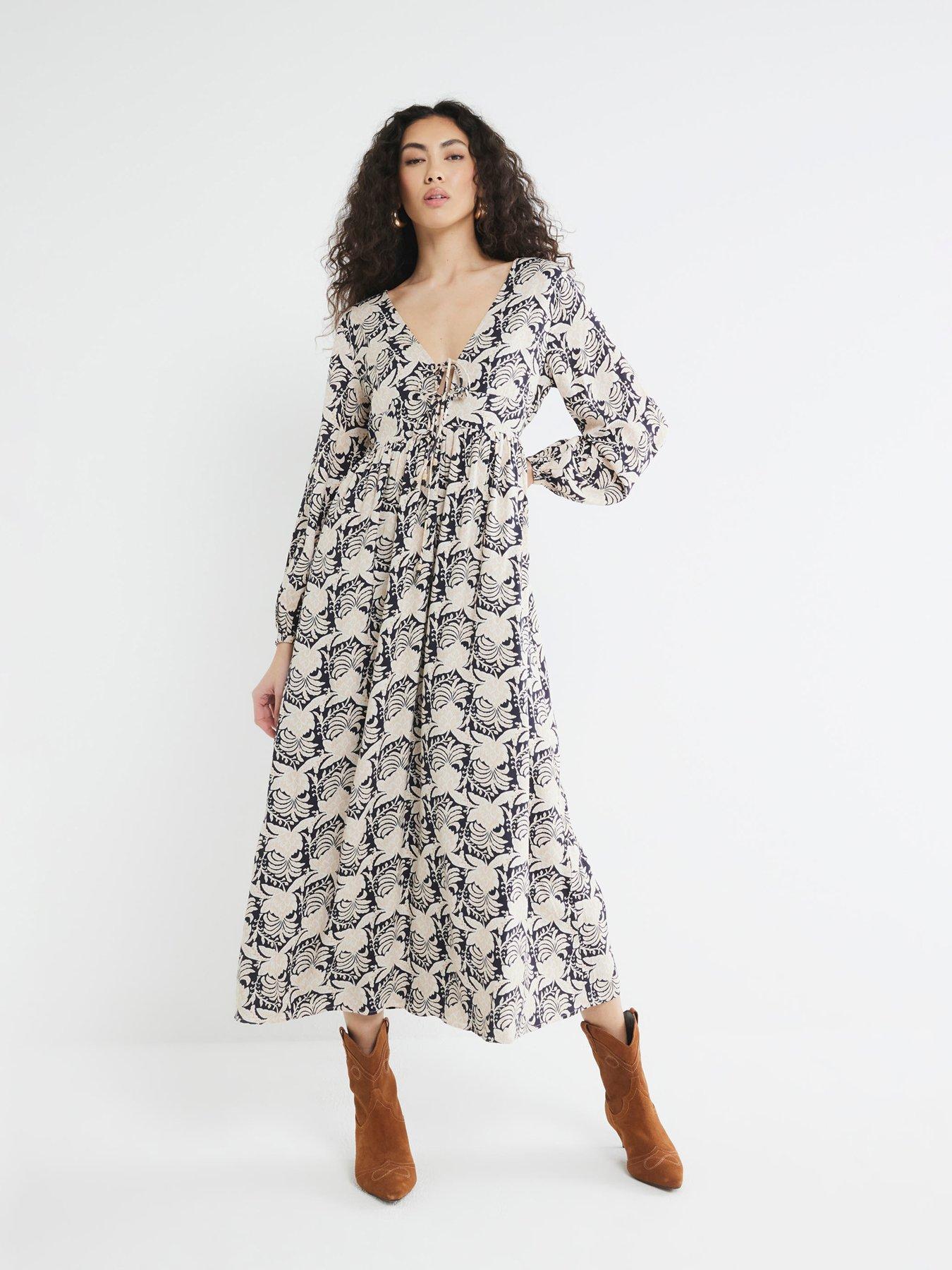 undefined V Neck Printed Maxi Dress - Black
