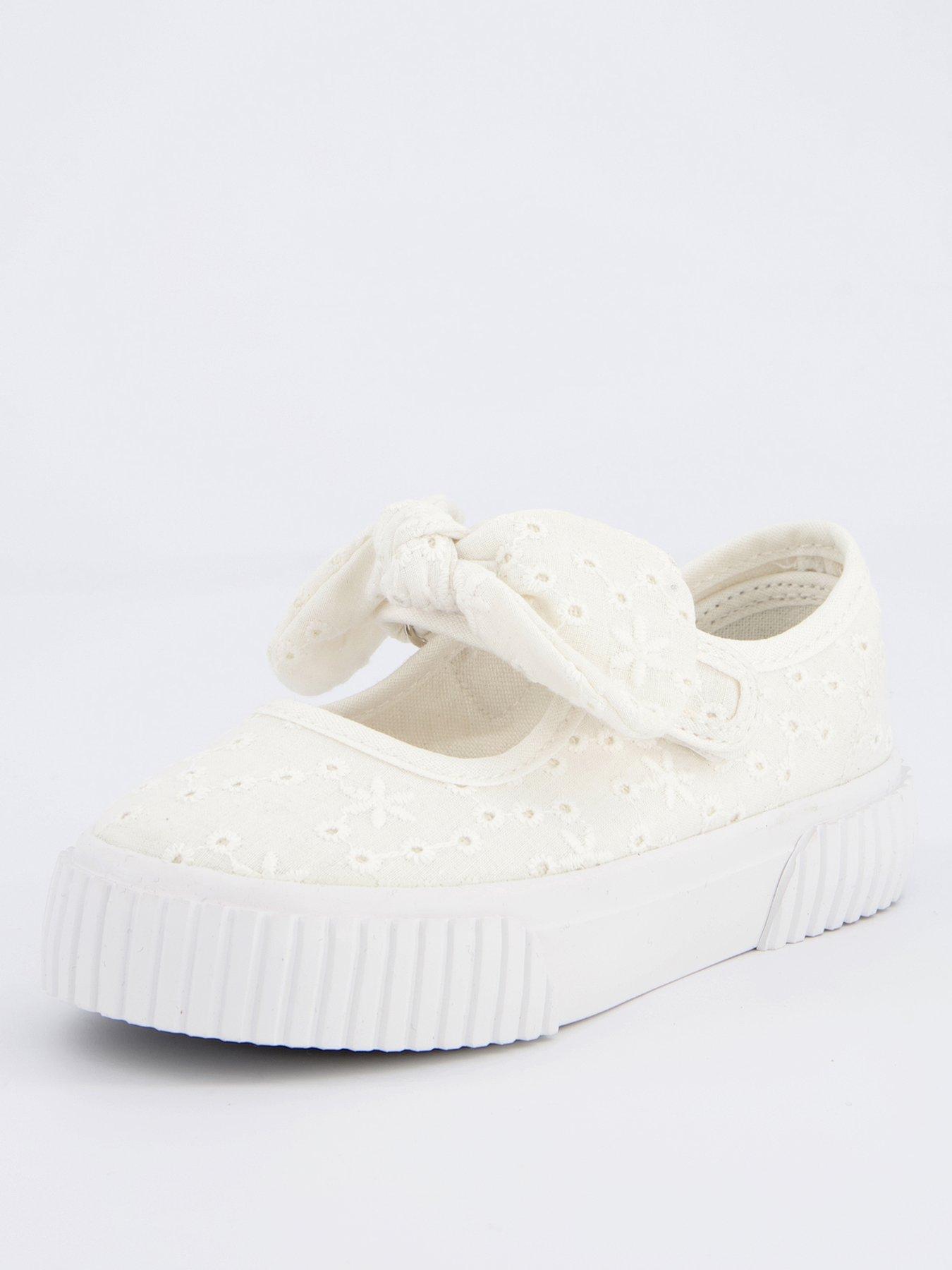  image of everyday-girls-broderie-bow-mary-jane-pump-white