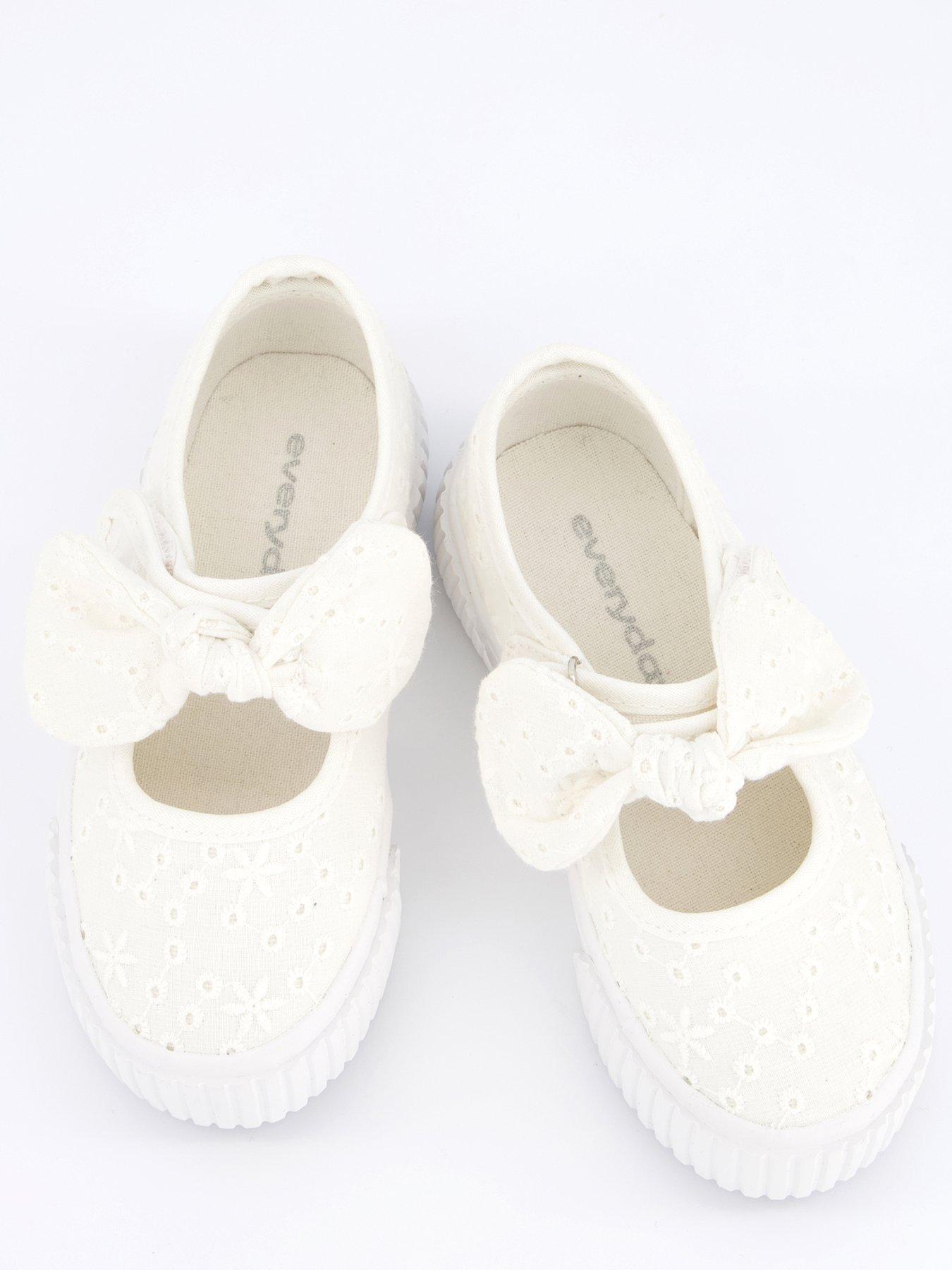  image of everyday-girls-broderie-bow-mary-jane-pump-white