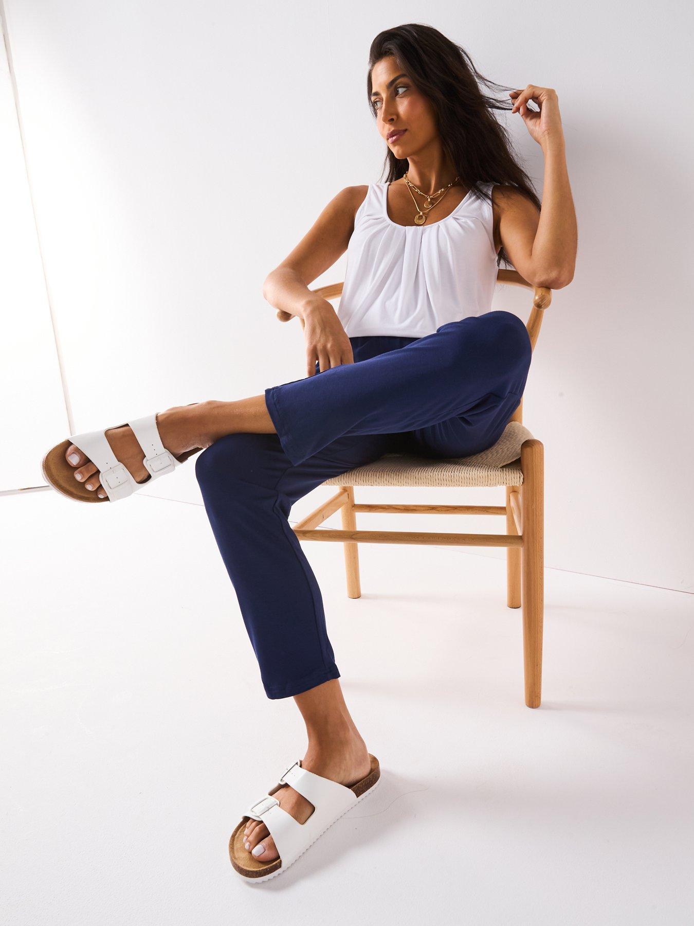 Image 6 of 6 of Everyday Tapered Leg Trouser - Navy