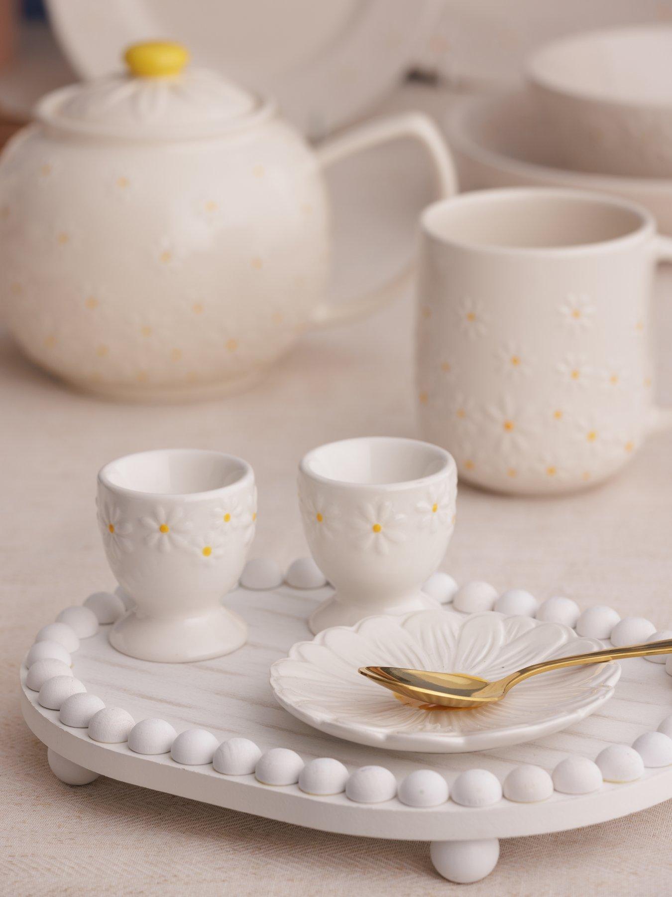 Price & Kensington Acorn Egg Cups