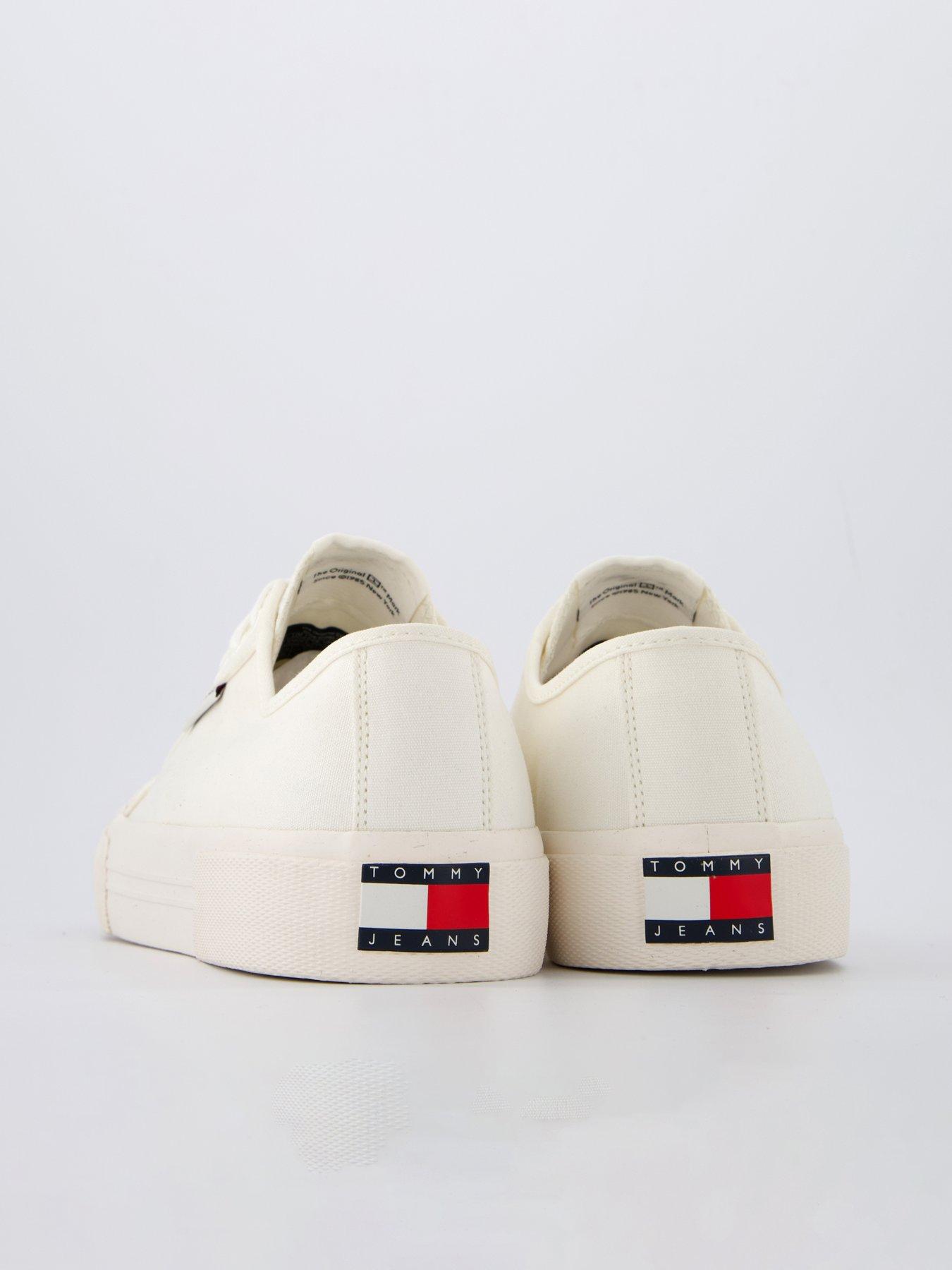 Image 6 of 7 of Tommy Jeans Lace Up Canvas Color Trainers - Off White