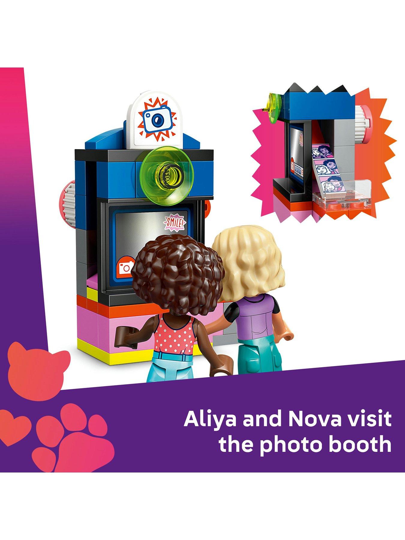  image of lego-friends-hair-salon-and-accessories-shop-42662