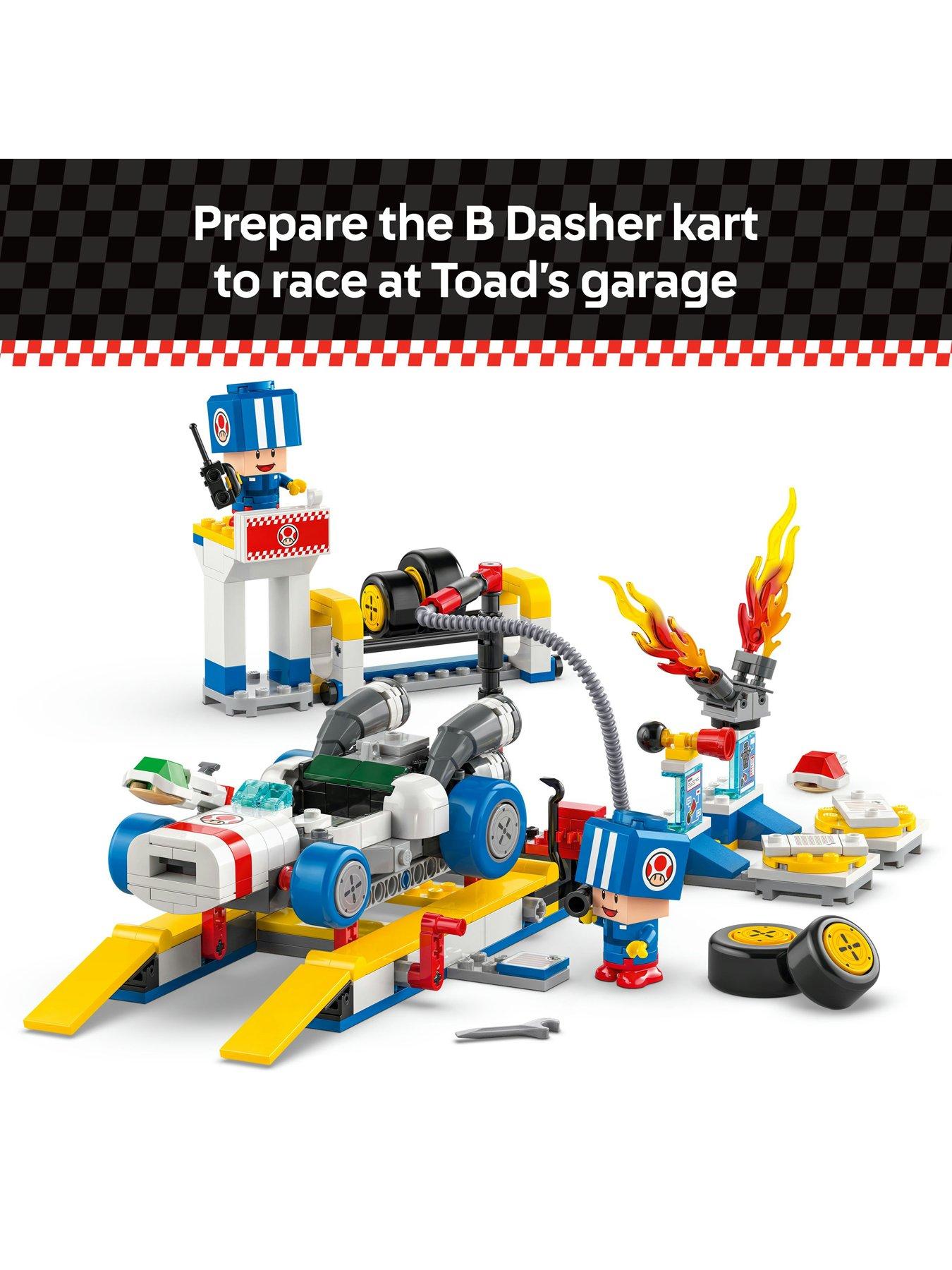 Image 3 of 7 of LEGO Super Mario Mario Kart &ndash; Toad&rsquo;s Garage 72035