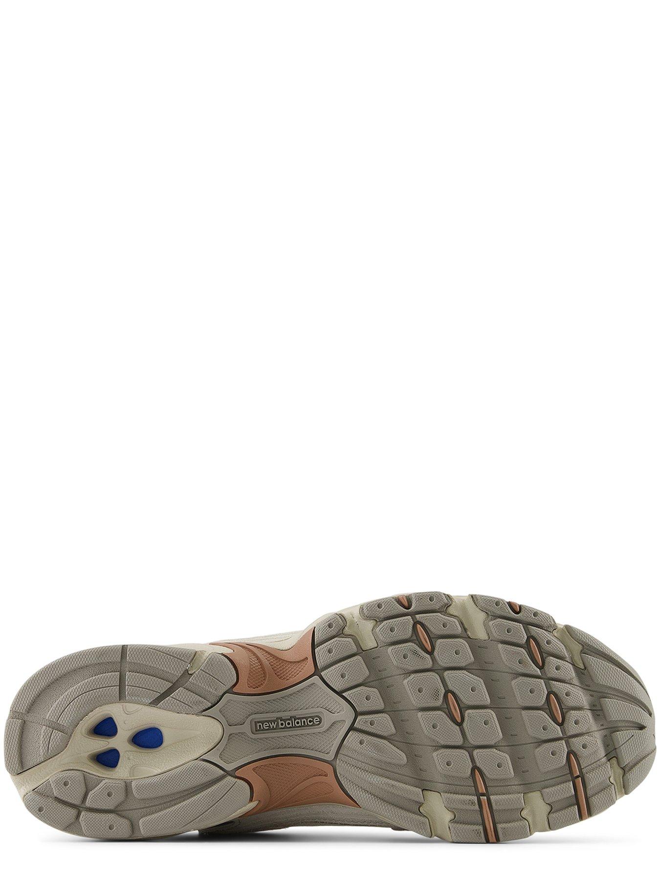 image of new-balance-womens-530-trainers-timberwolf