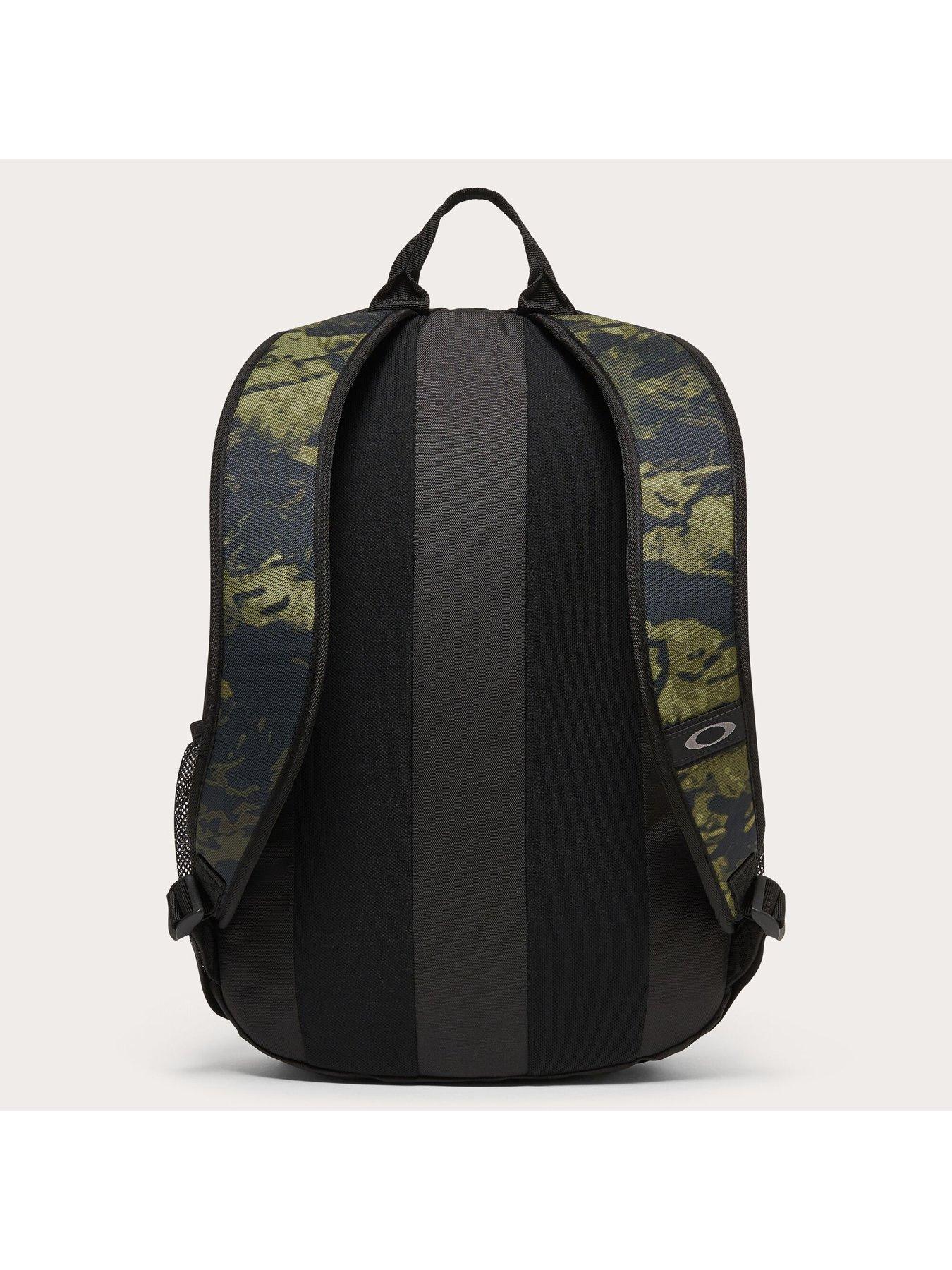  image of oakley-mens-enduro-20l-backpack-30-green-print