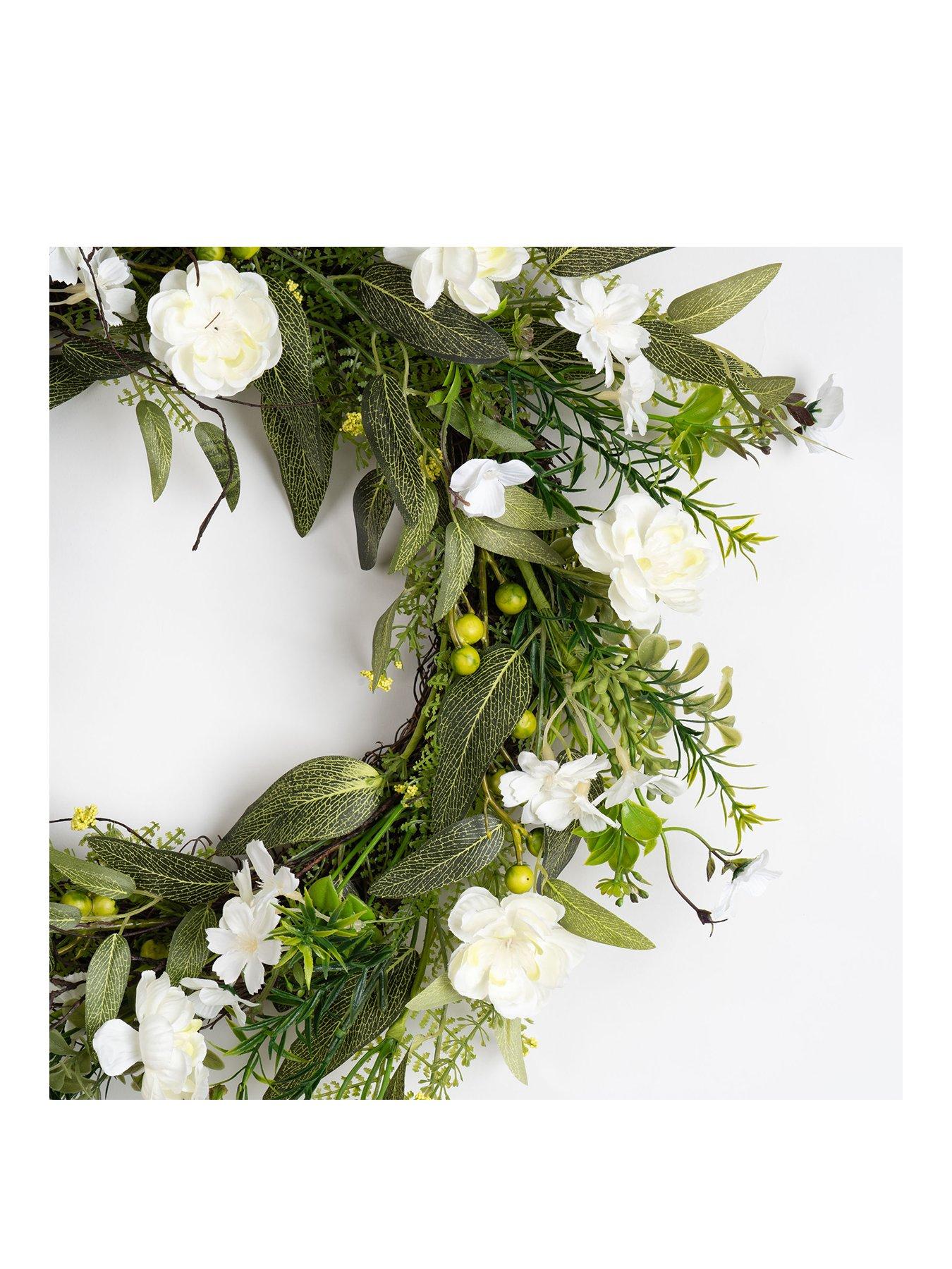 Image 3 of 3 of Scottish Everlastings 55cm Artificial White Floral Daisy Wreath
