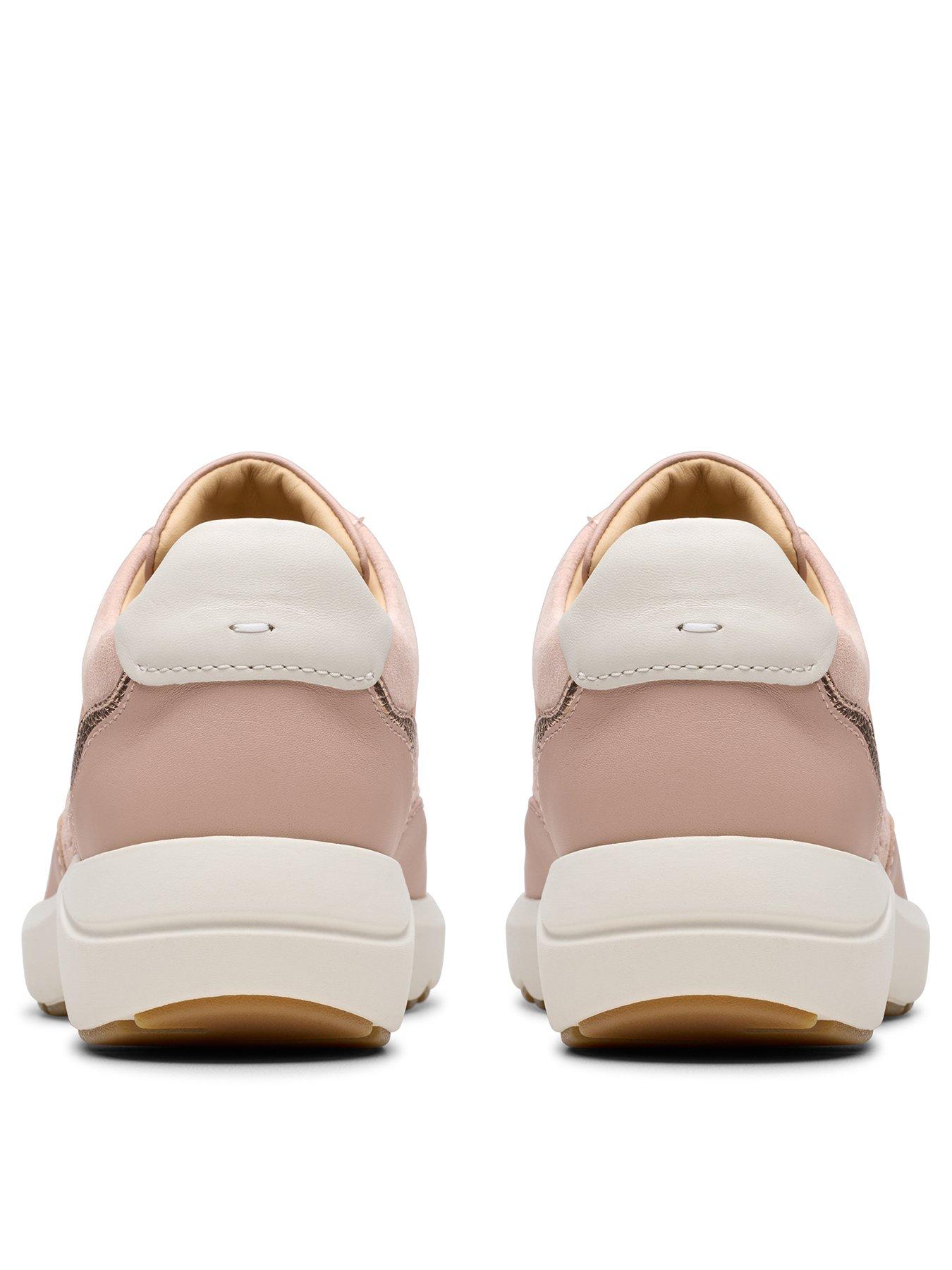 Image 3 of 7 of Clarks Tivoli Walk