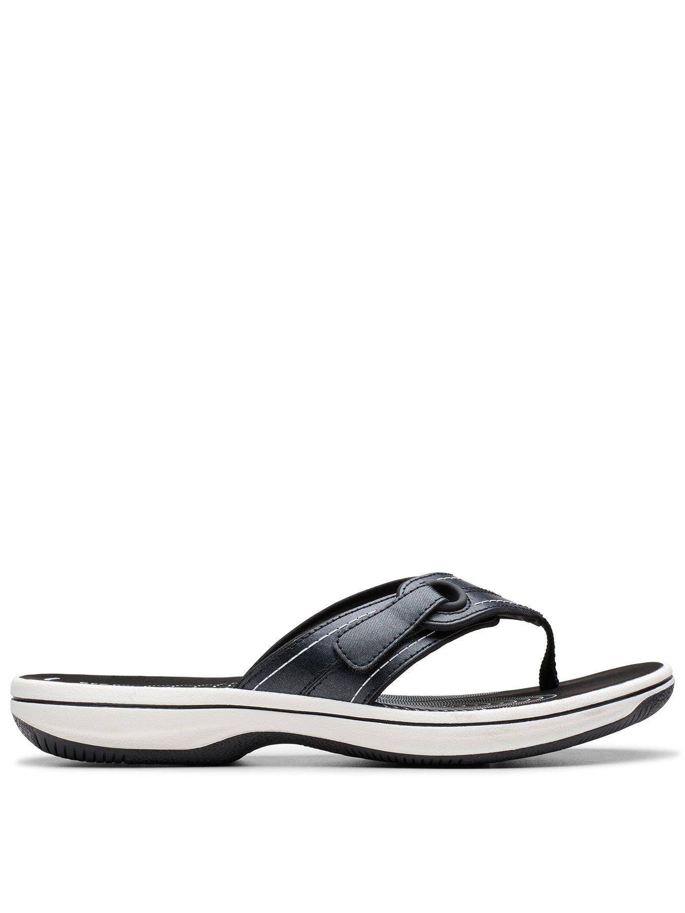 clarks-brinkley-reyna-cushion-soft-sandal-black