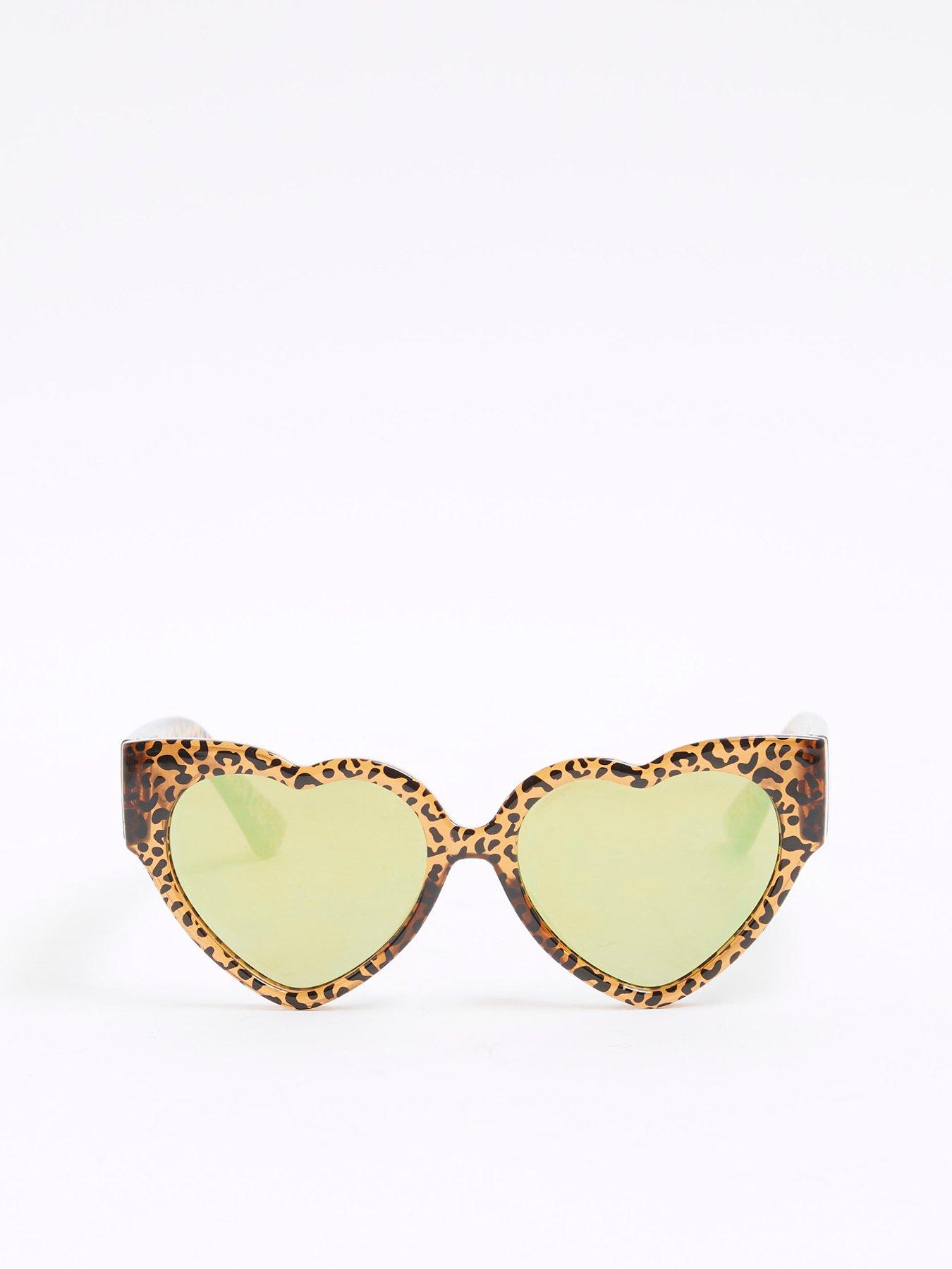 Image 2 of 3 of River Island Mini Girls&nbsp;Heart Sunglasses - Leopard Brown