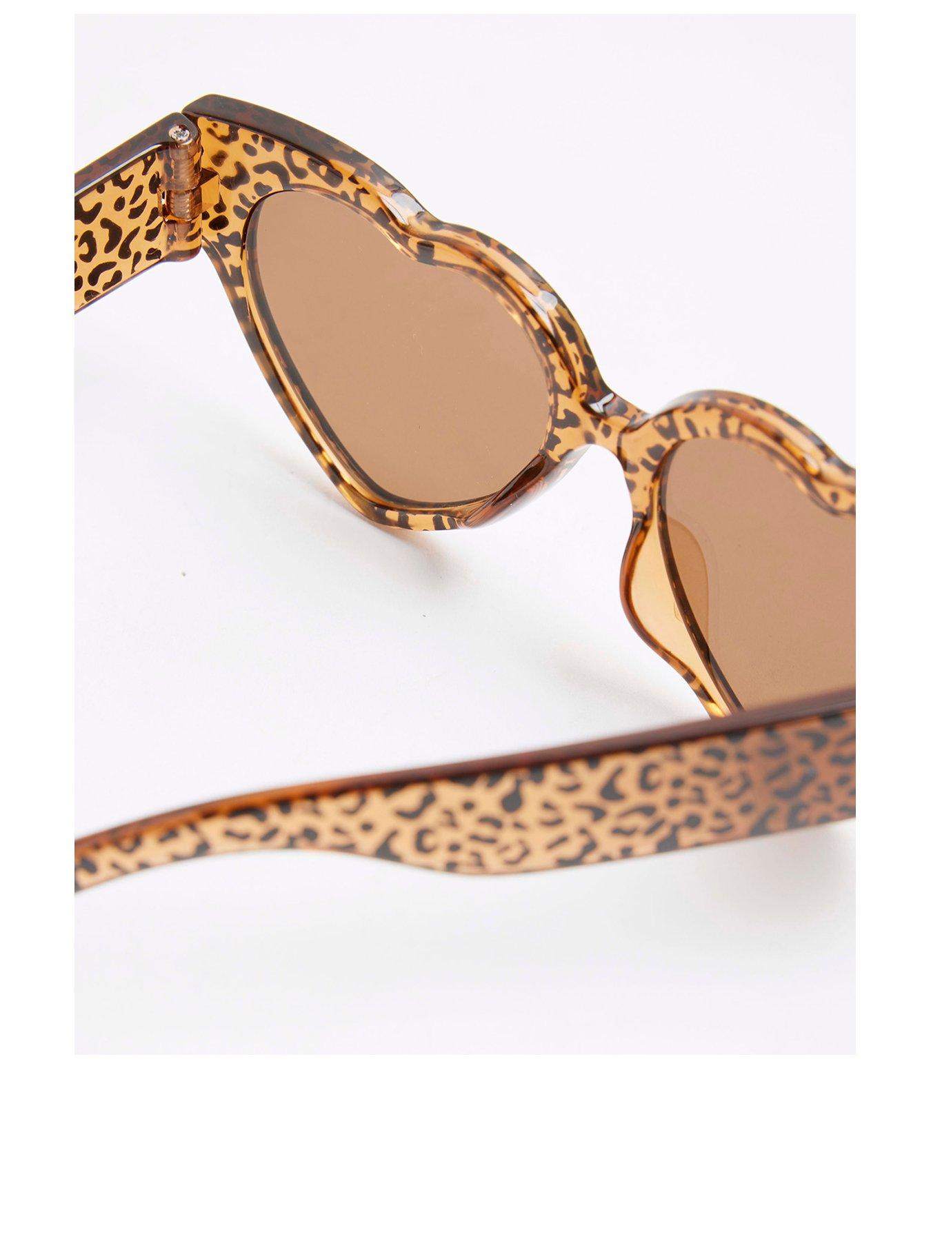 Image 3 of 3 of River Island Mini Girls&nbsp;Heart Sunglasses - Leopard Brown