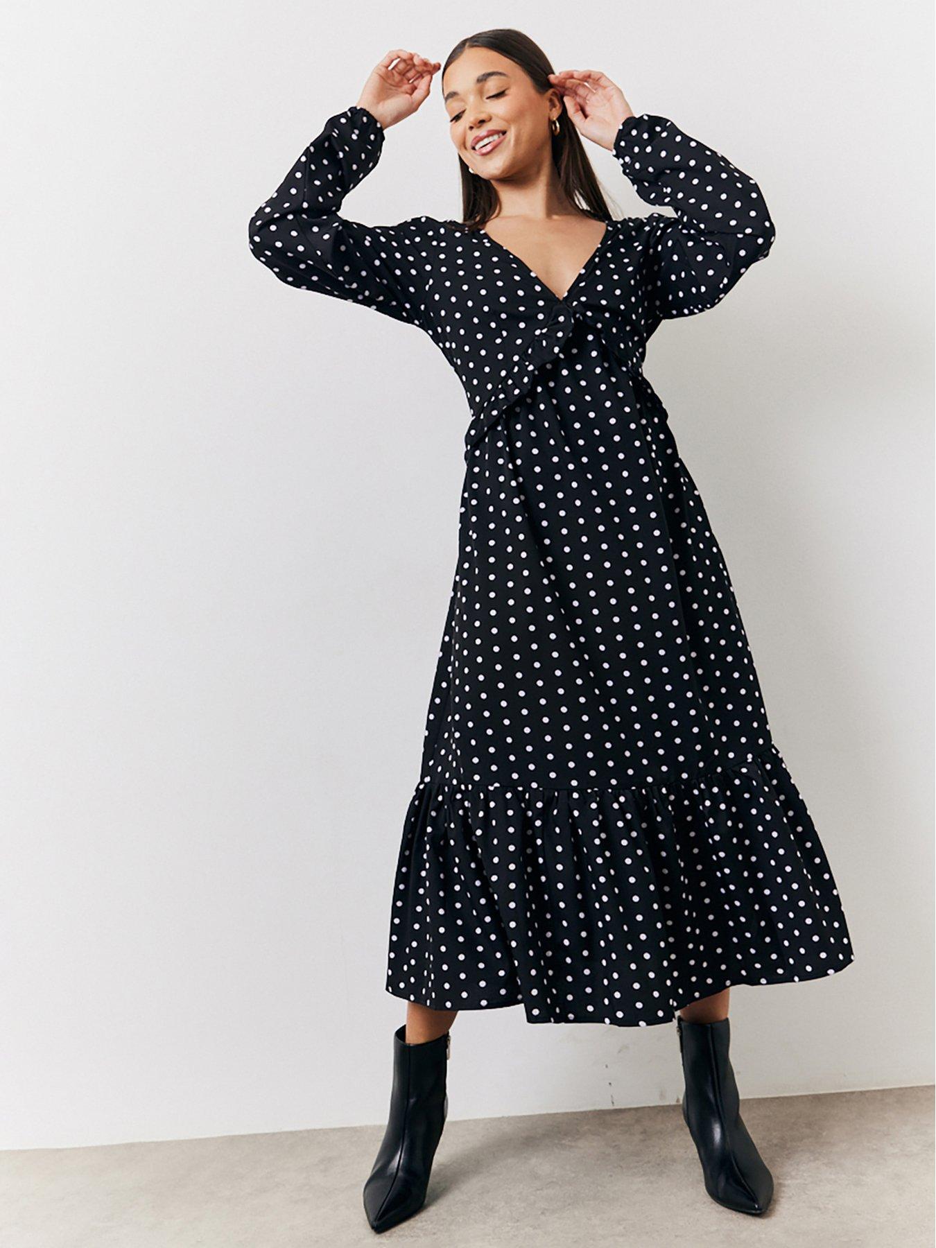 in-the-style-polka-dot-frill-detail-midaxi-dress-black