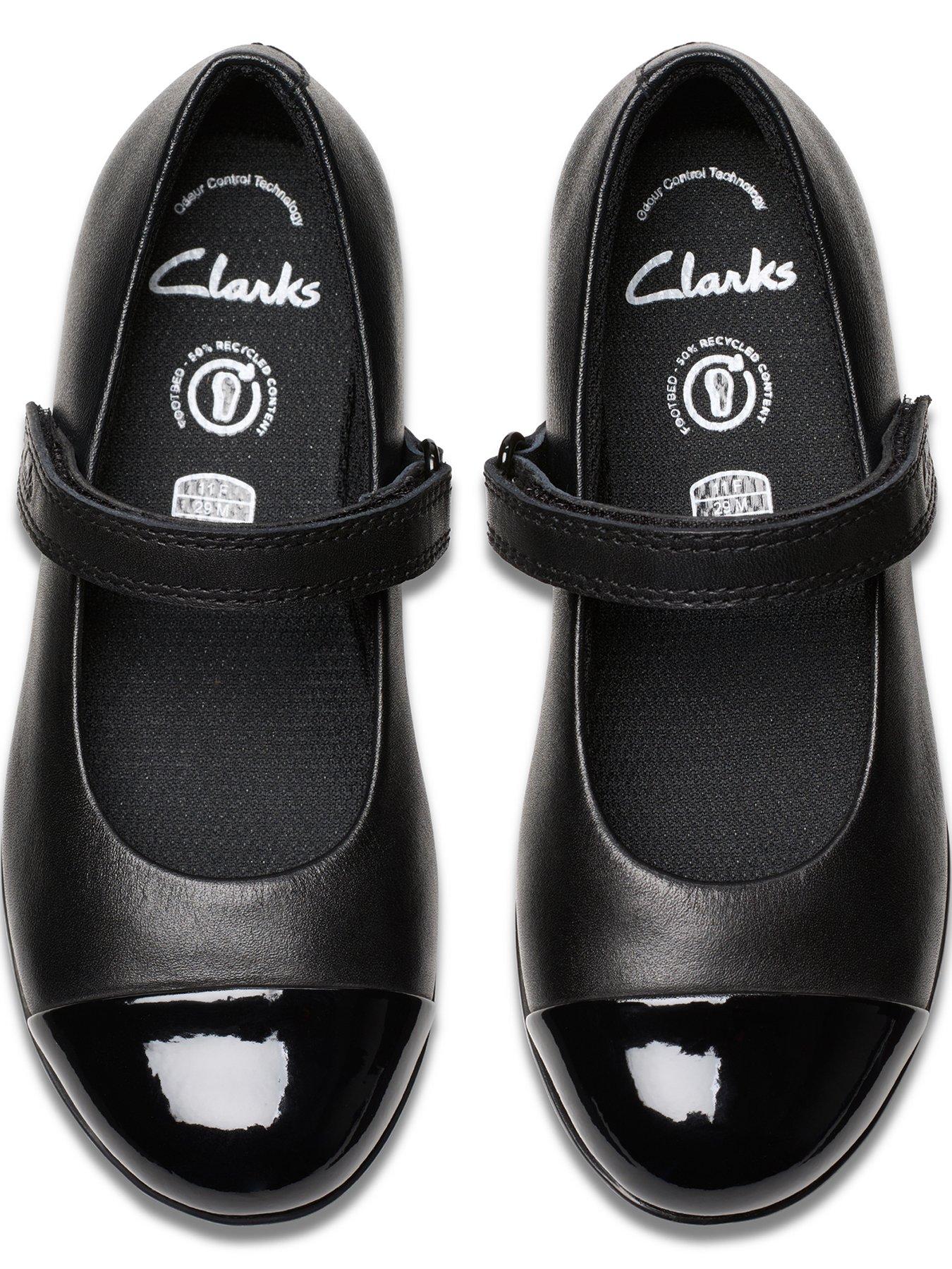 Image 4 of 6 of Clarks Finja Gem K.&nbsp;- Black