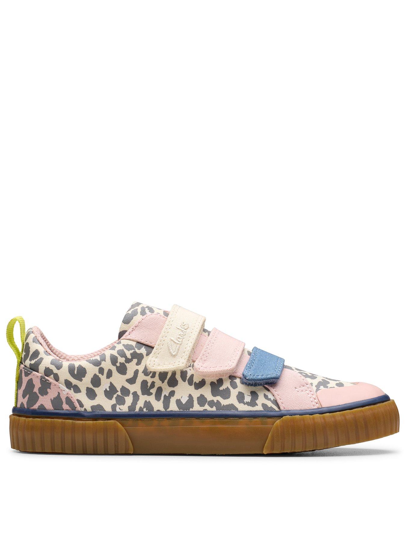 front image of clarks-foxing-vibe-k