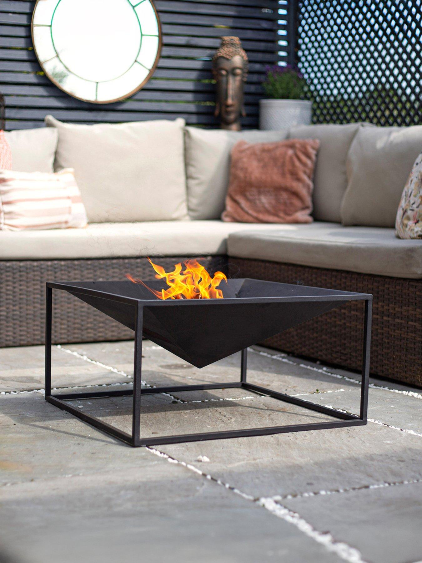 la-hacienda-cairo-fire-pit