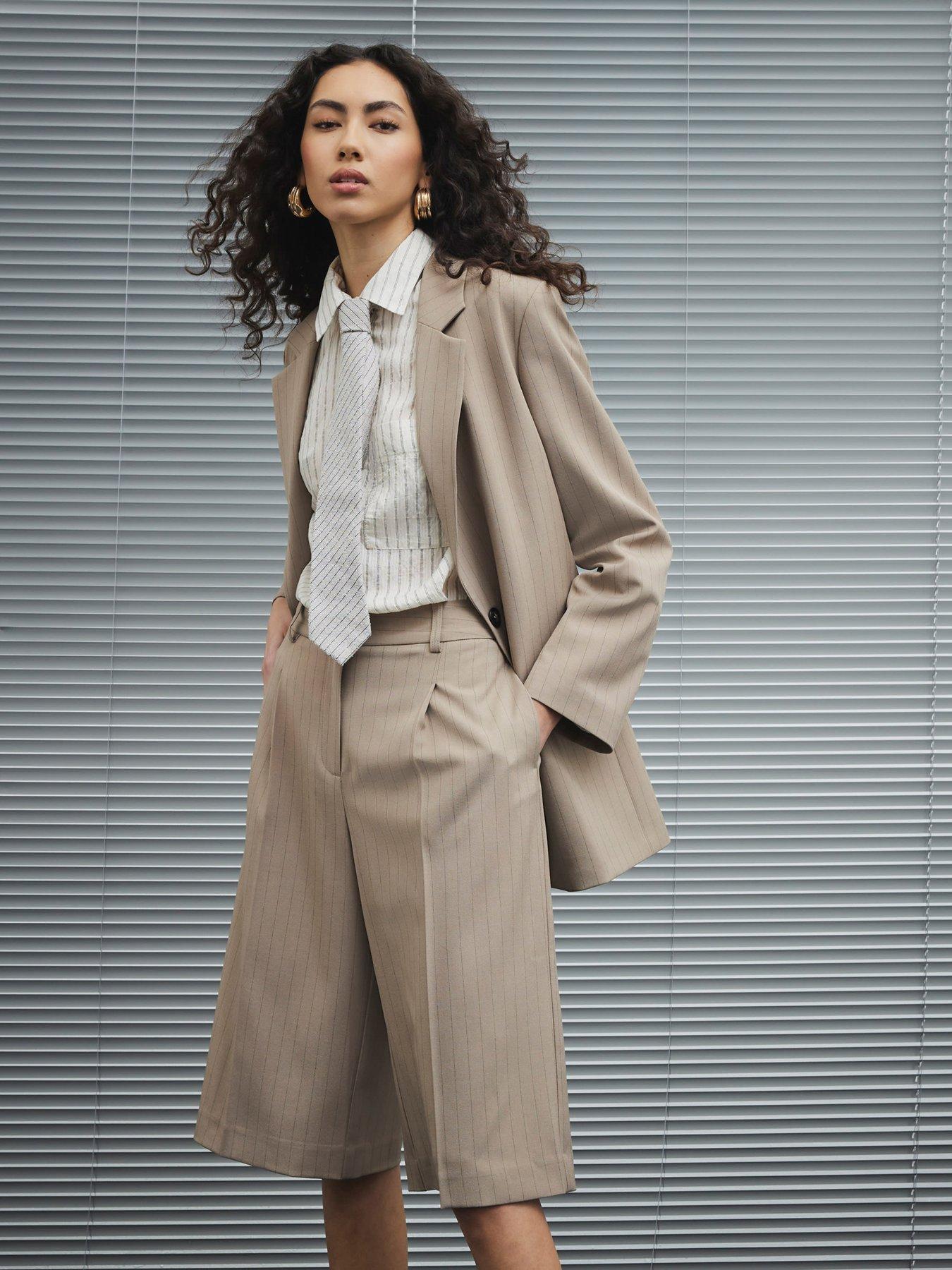 river-island-tailored-shorts-beige