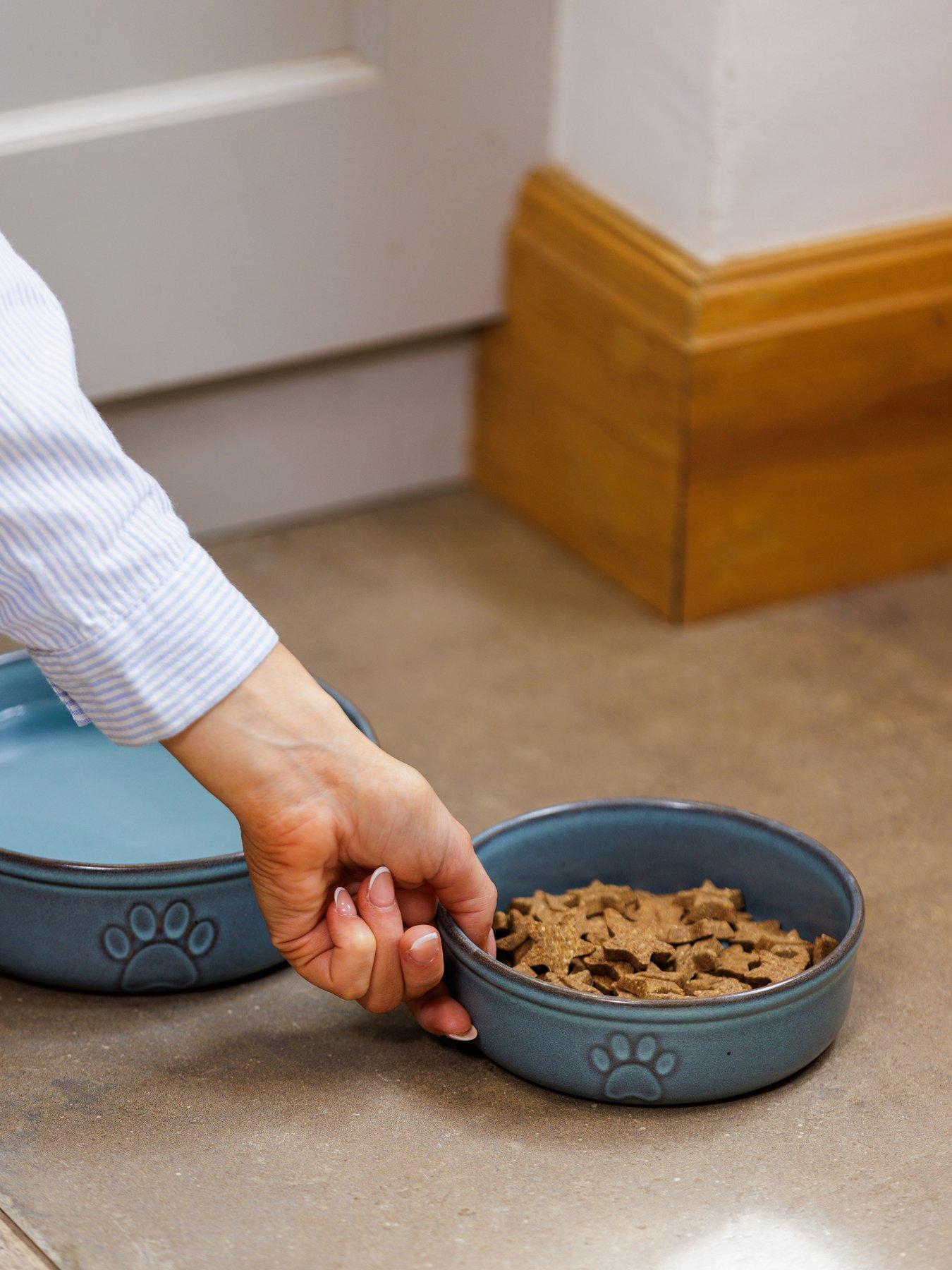 mason-cash-set-of-2-reactive-paw-bowls-13cm