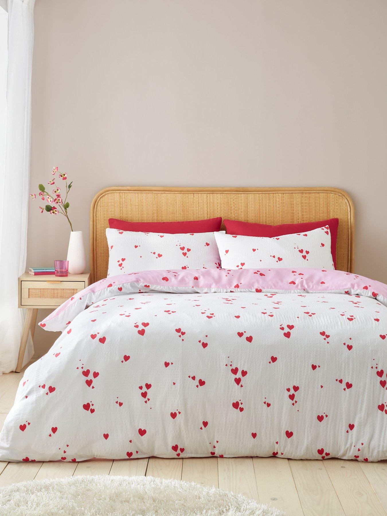 Image 3 of 6 of Catherine Lansfield Seersucker Heart Duvet Cover Set