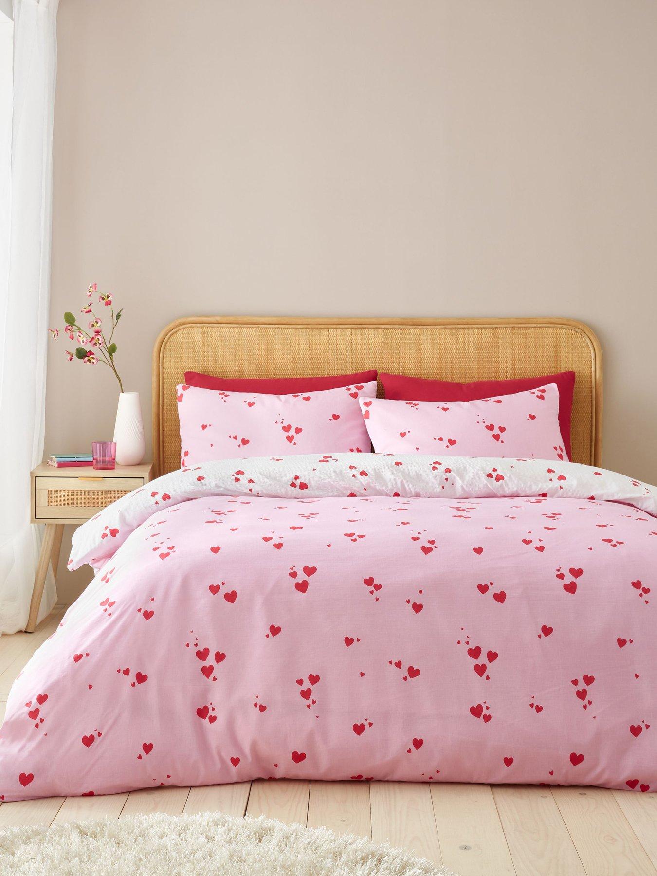 Image 4 of 6 of Catherine Lansfield Seersucker Heart Duvet Cover Set