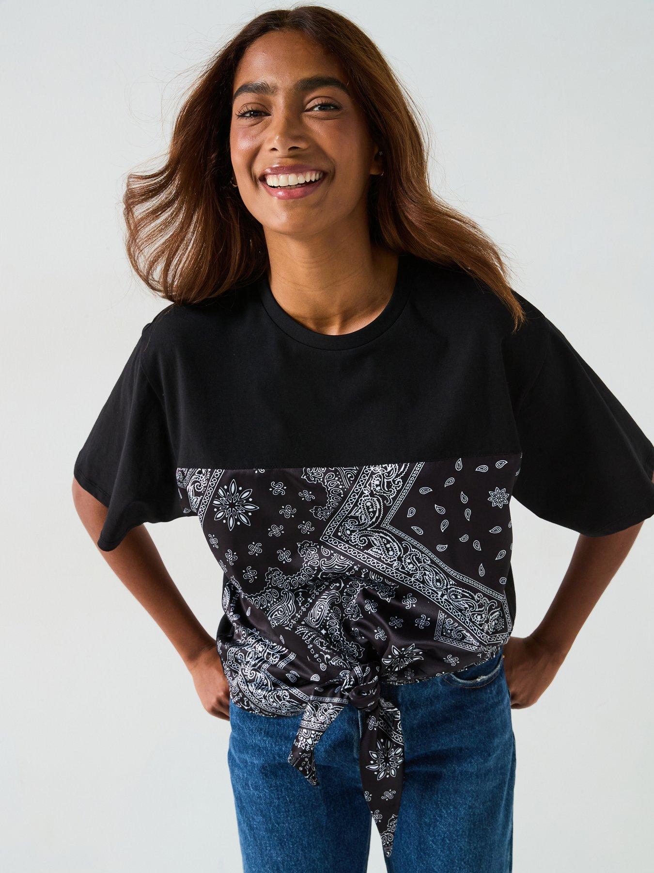 undefined Knot Front Printed T-Shirt - Black