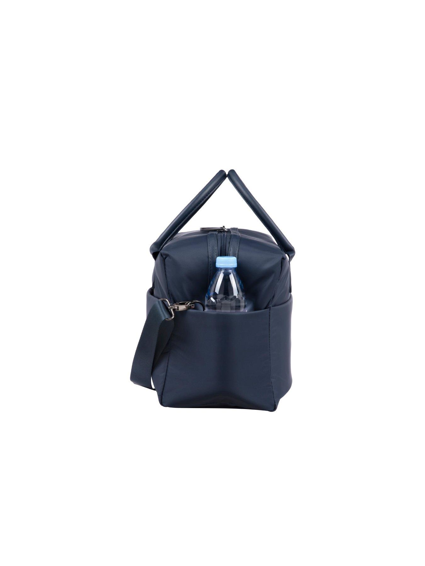  image of it-luggage-outpaced-blueberry-holdall