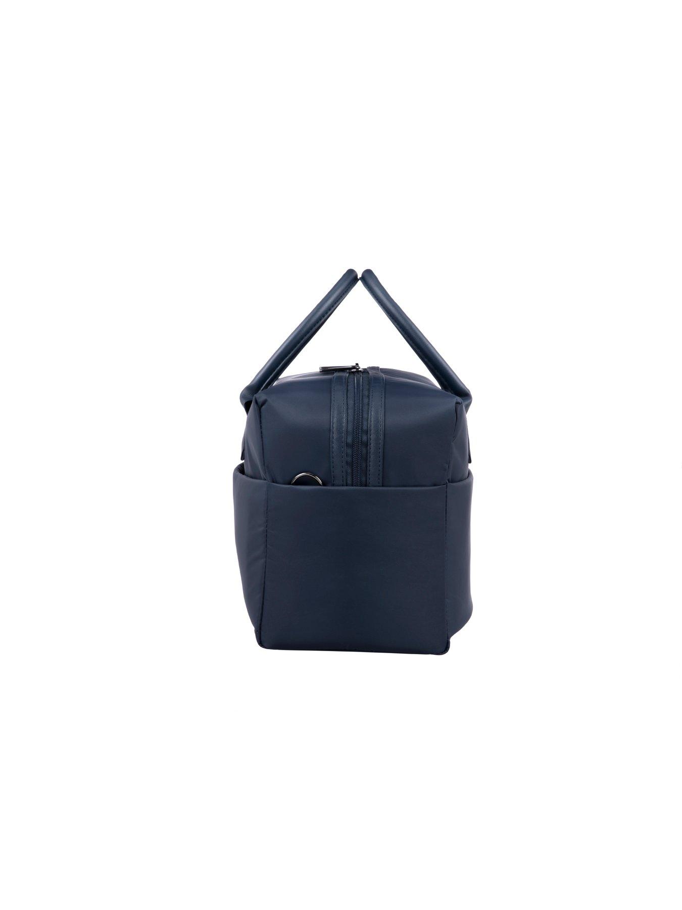  image of it-luggage-outpaced-blueberry-holdall