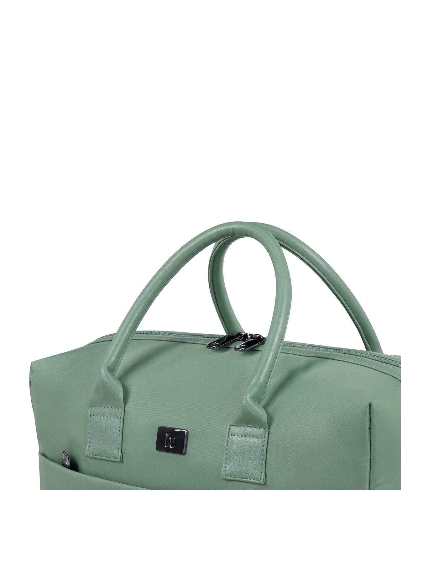  image of it-luggage-outpaced-frozen-matcha-holdall