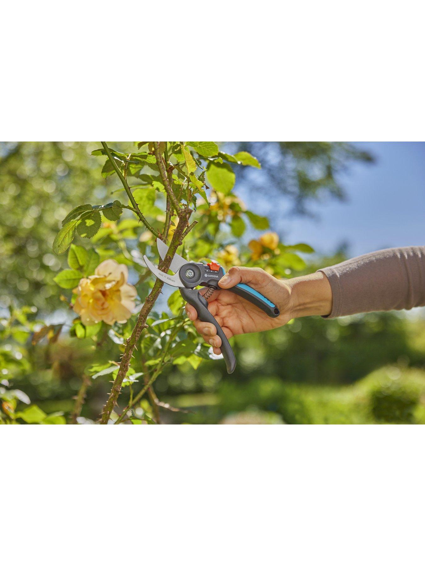 Image 4 of 4 of Gardena Secateurs PremiumCut Flex , Precision, Effortless Cutting