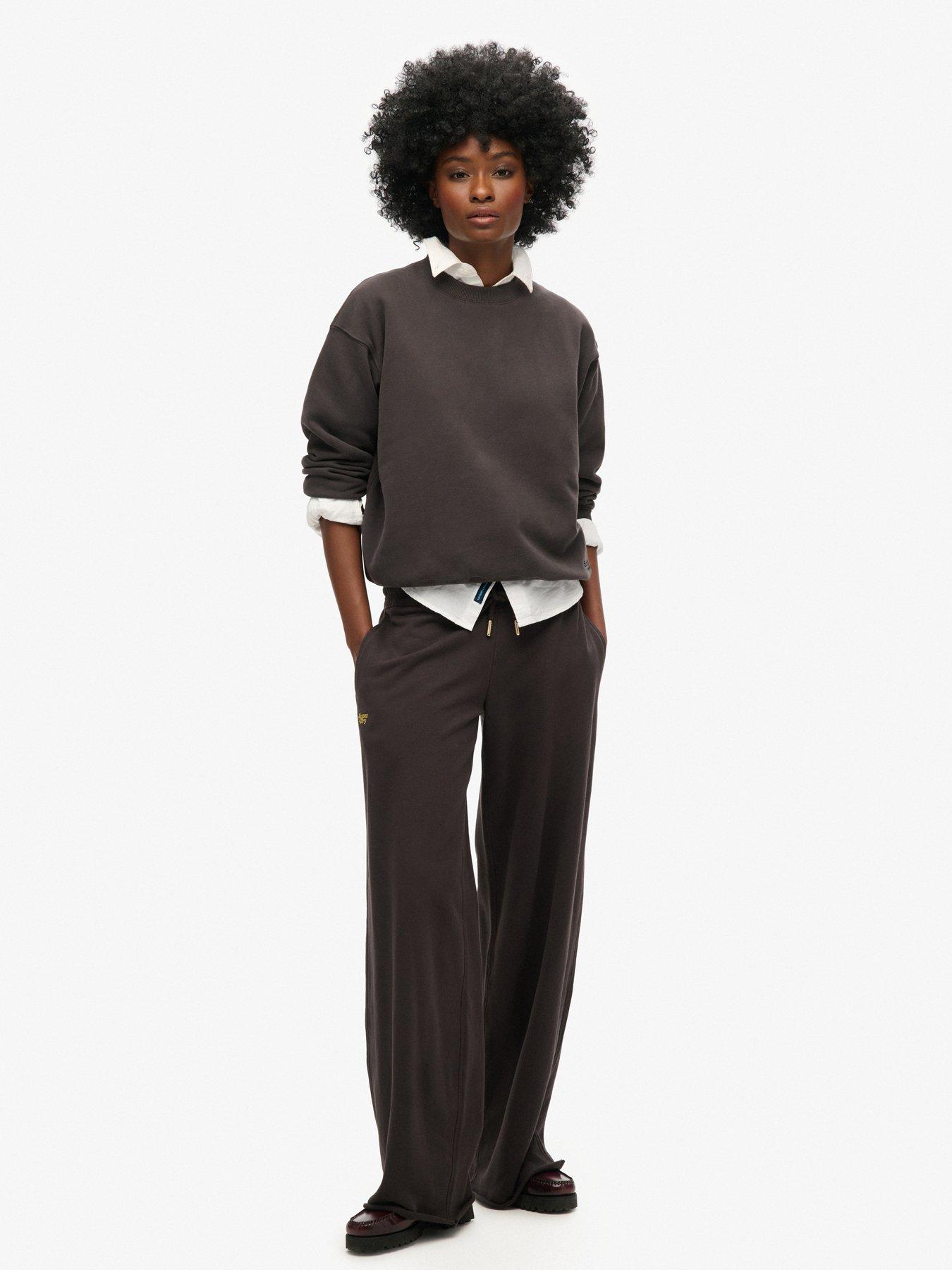  image of superdry-essential-logo-jumper-washed-black