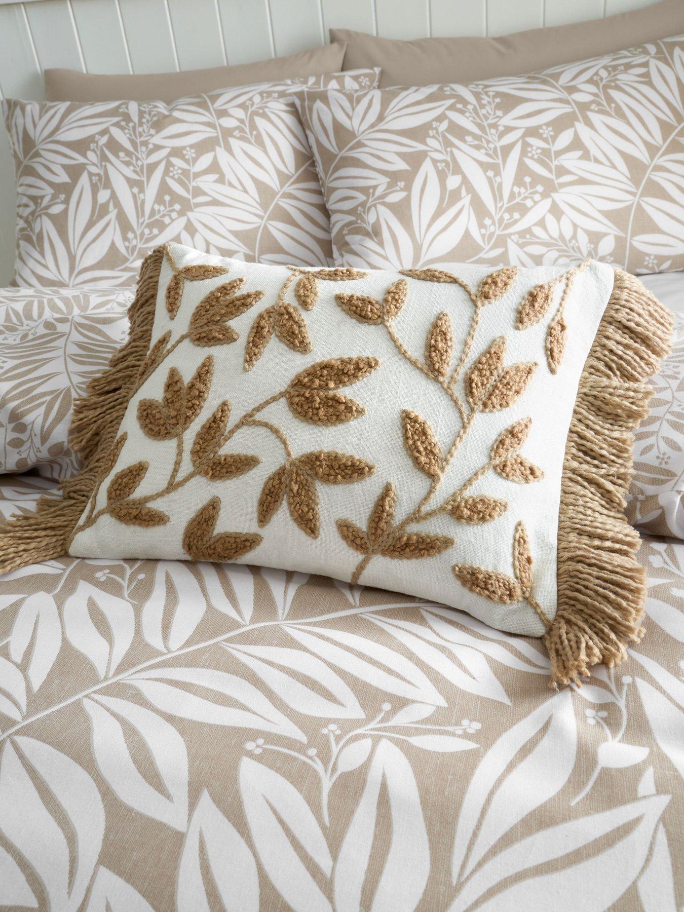undefined Tufted Sorrel Leaf 100% Cotton Filled Cushion