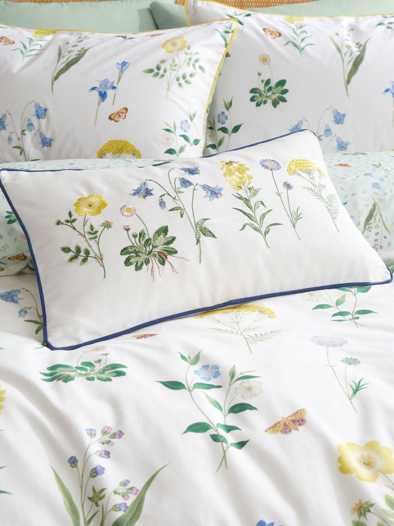 undefined Botanical Cottage Garden 100% Cotton Filled Cushion- 30x50cm