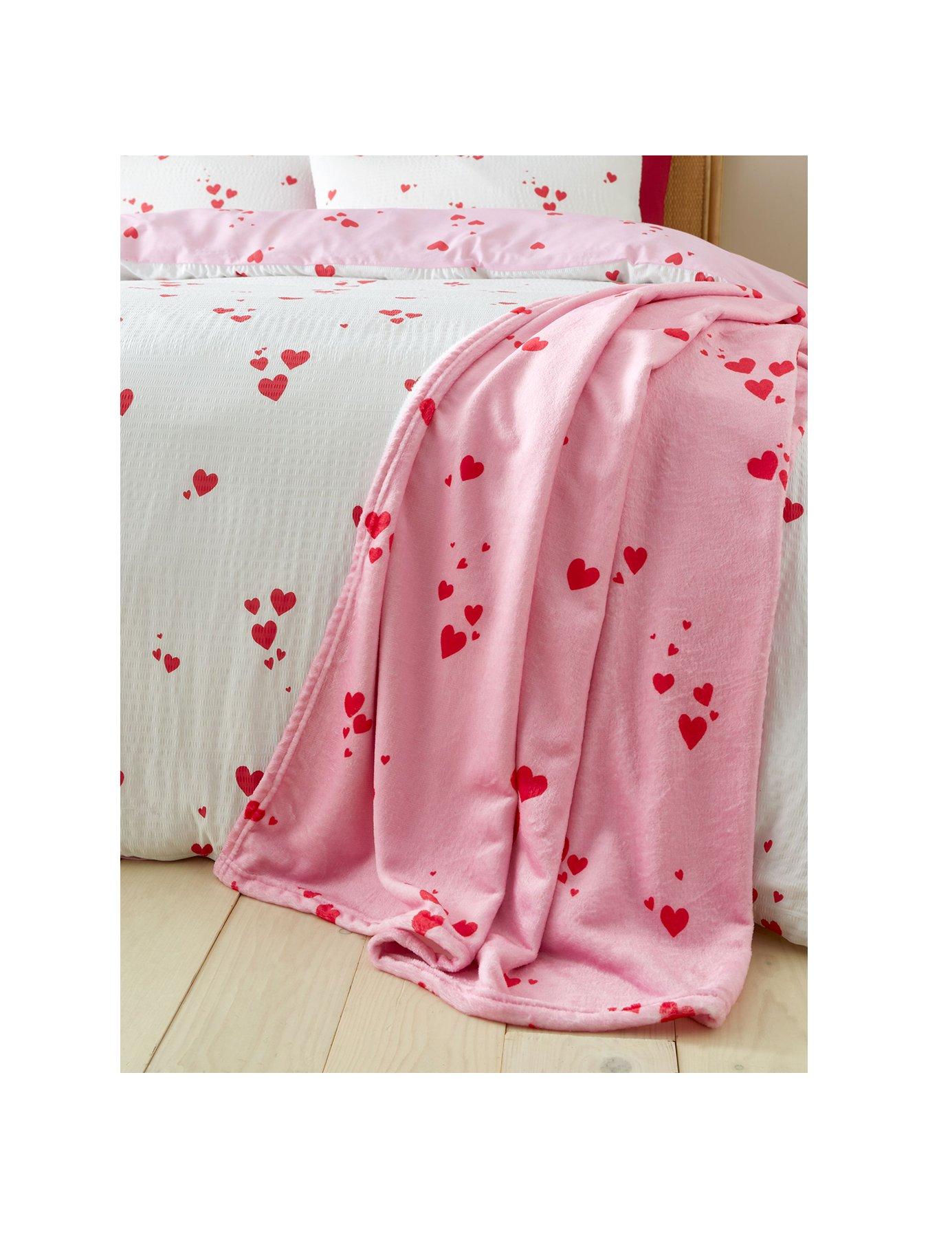  image of catherine-lansfield-heart-throw
