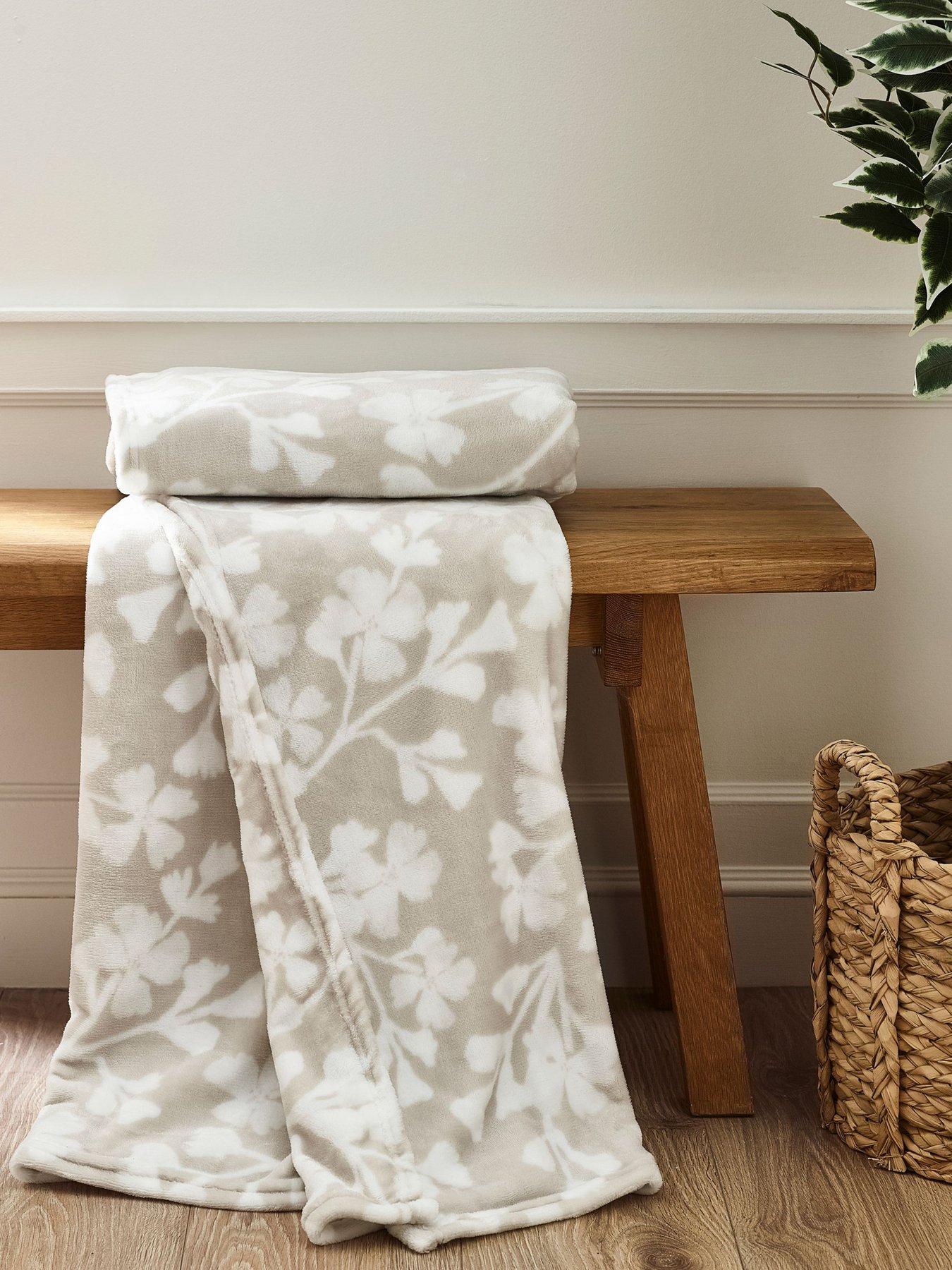  image of catherine-lansfield-brooke-floral-throw