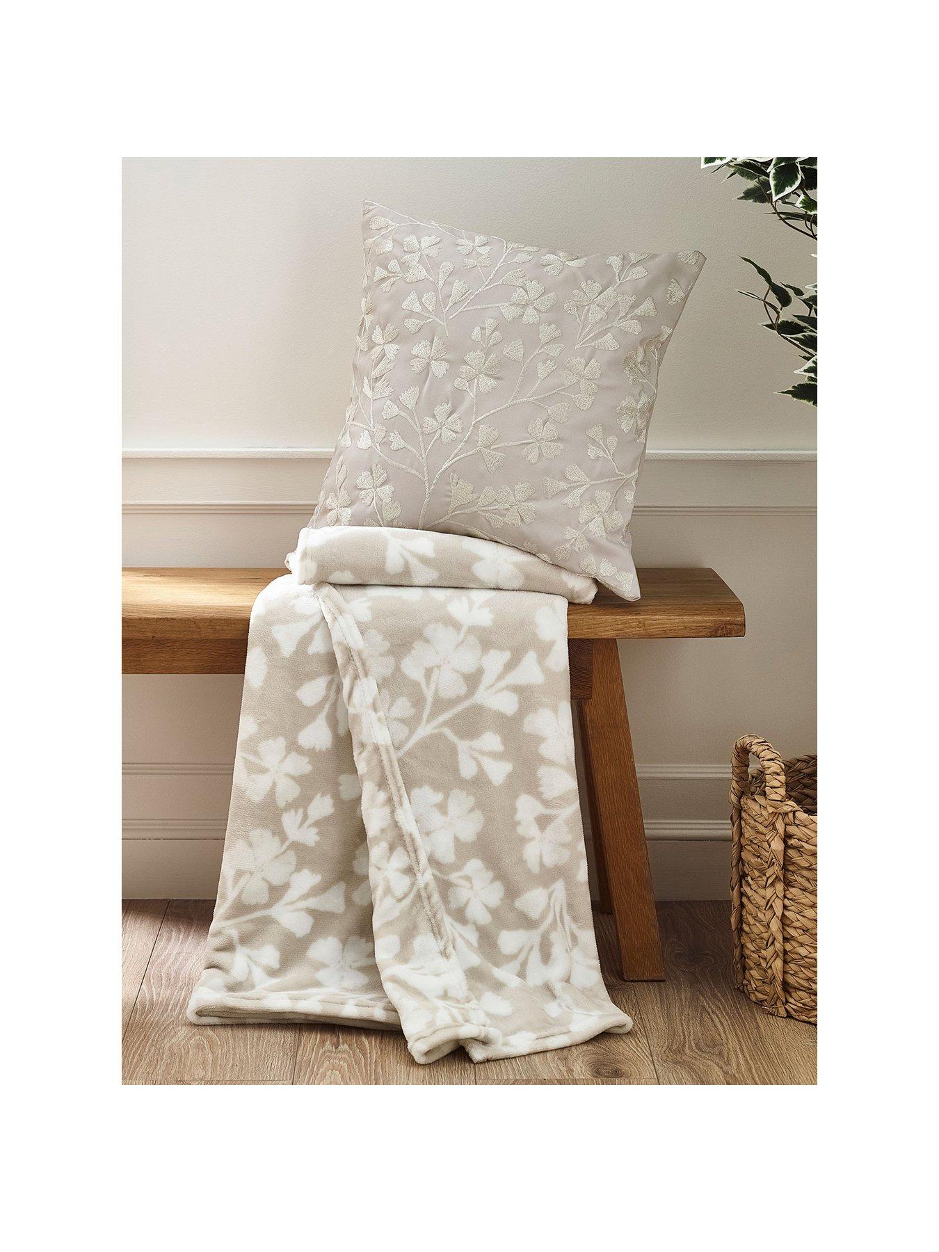  image of catherine-lansfield-brooke-floral-throw
