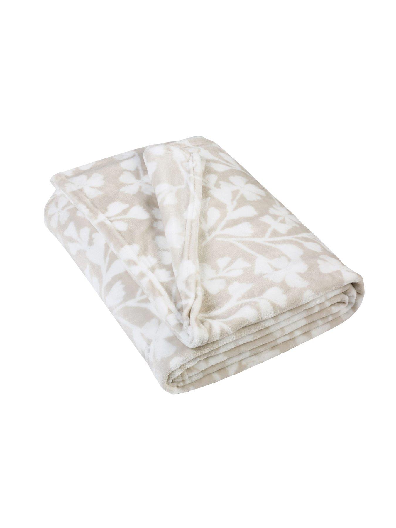  image of catherine-lansfield-brooke-floral-throw