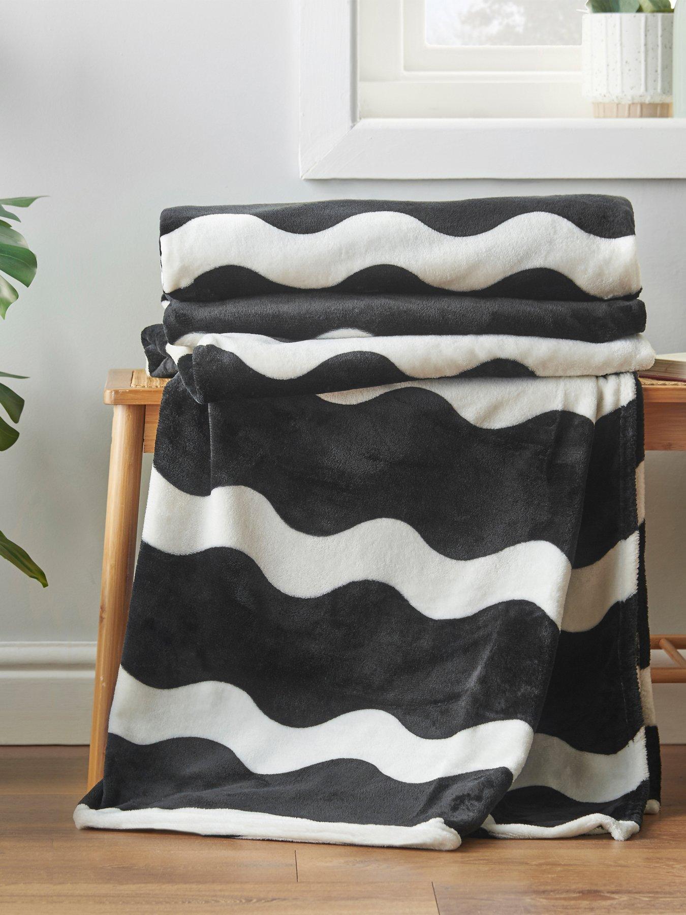 sassy-b-waves-throw
