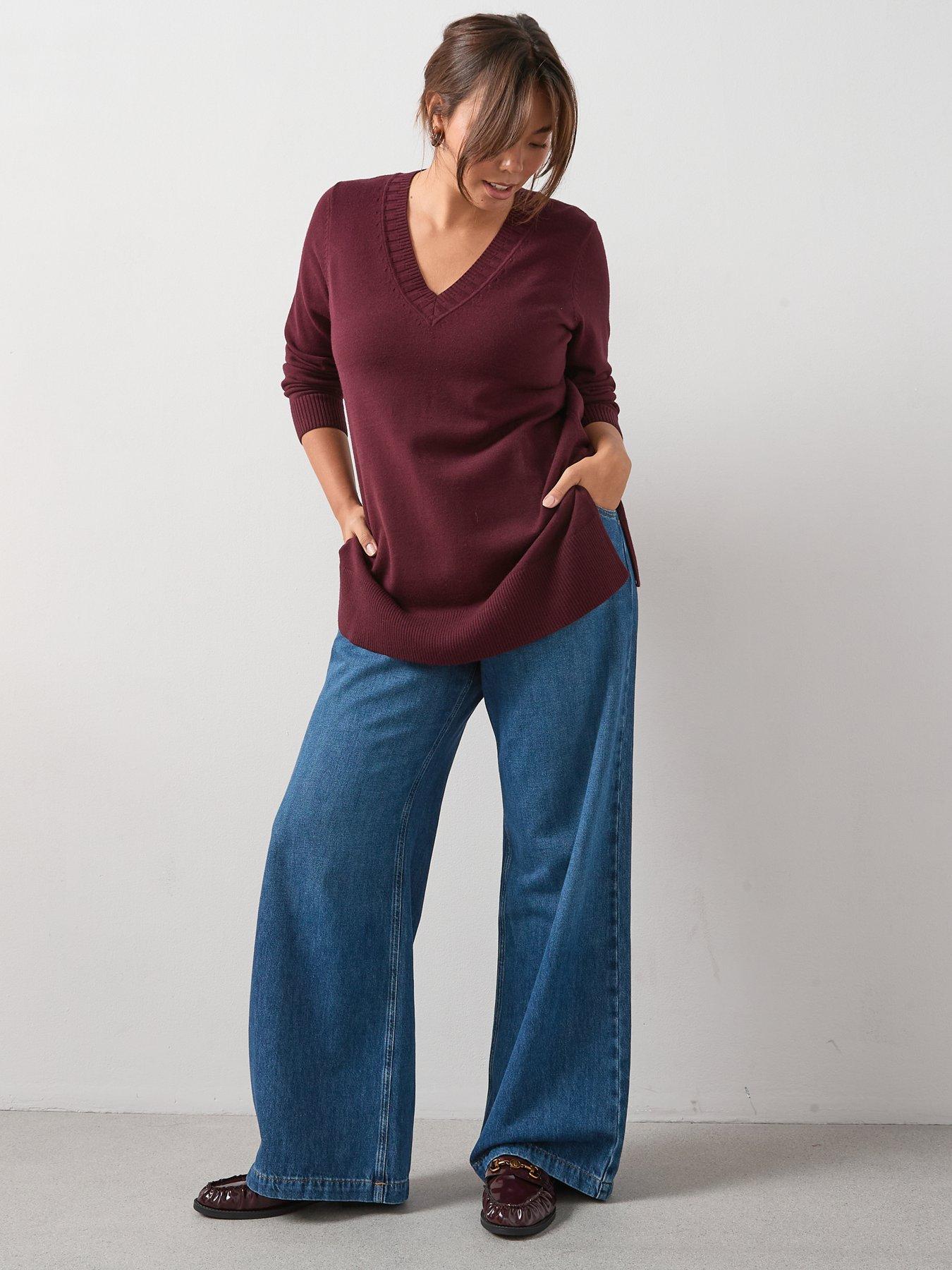 Image 3 of 6 of V by Very Curve Classic Comfort V Neck Split Hem Longline Jumper - Red