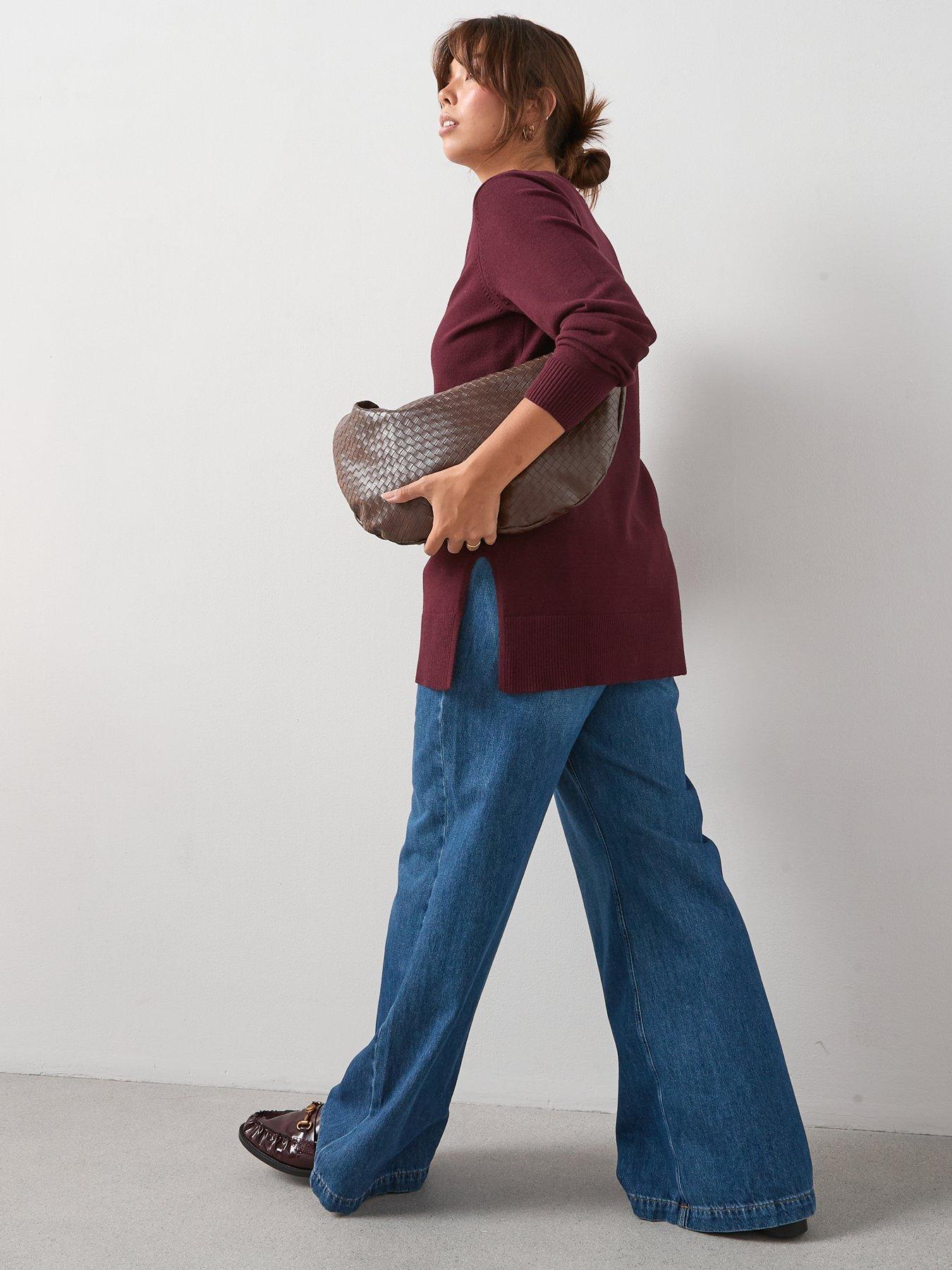 Image 6 of 6 of V by Very Curve Classic Comfort V Neck Split Hem Longline Jumper - Red