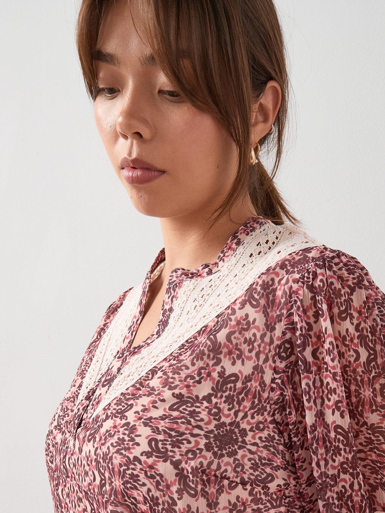 Image 6 of 6 of V by Very Curve Lace Insert Frill Mini Dress - Print