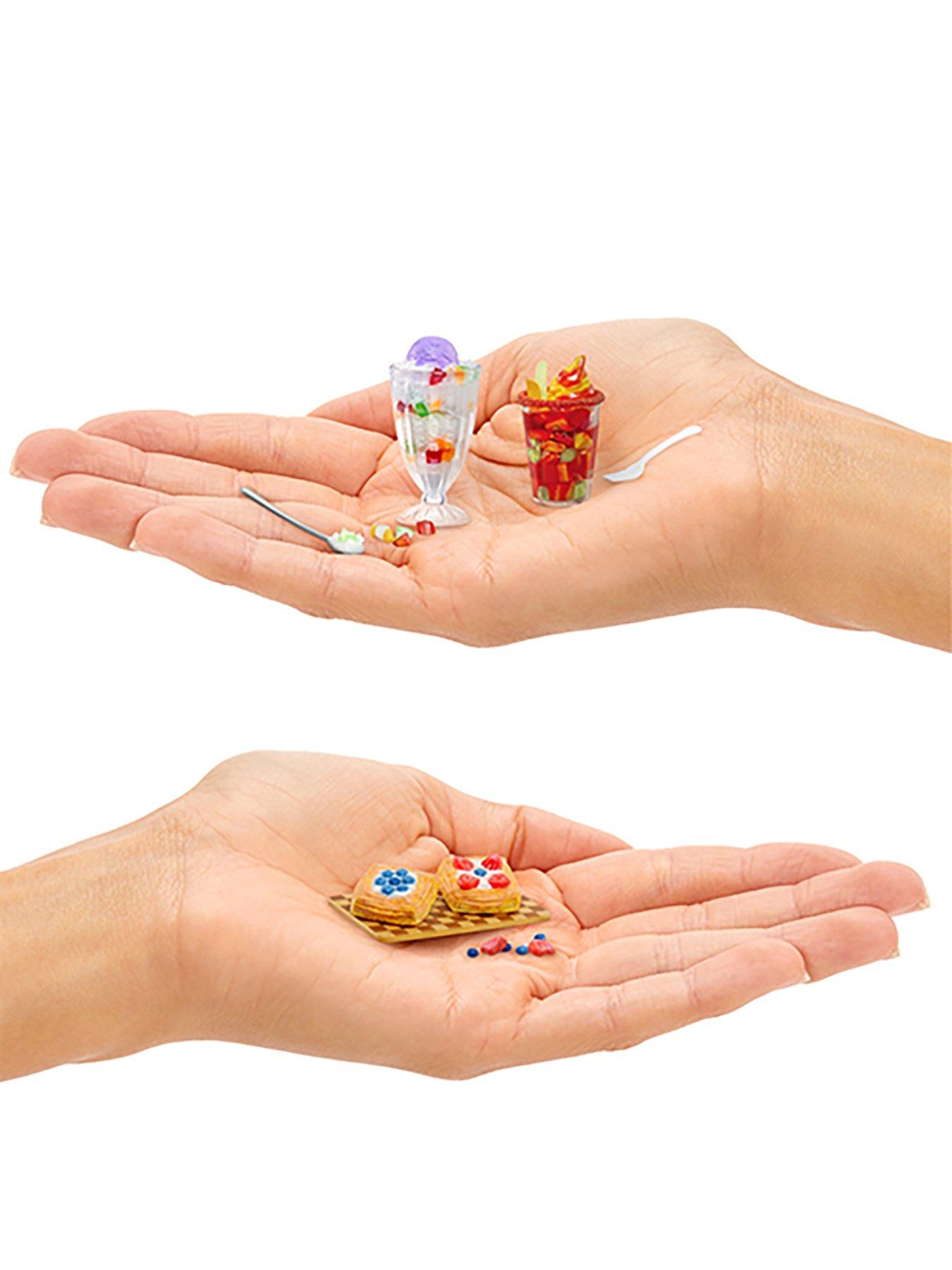  image of mini-verse-mgas-miniverse-make-it-mini-cafeacute-series-4