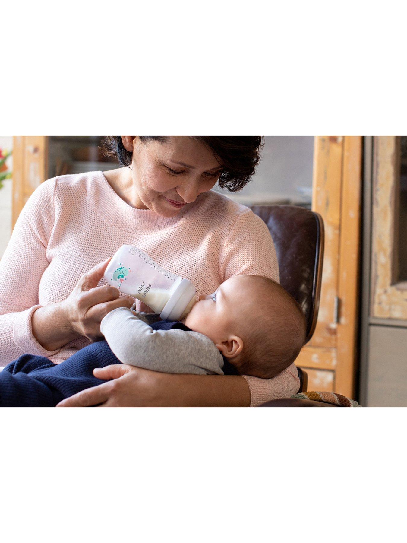 Image 3 of 6 of Avent Philips Avent Natural Response Baby Gift Set - 2x 9oz Sea Deco Baby Bottles, 2x Ultra Air Soothers, SCD837/11