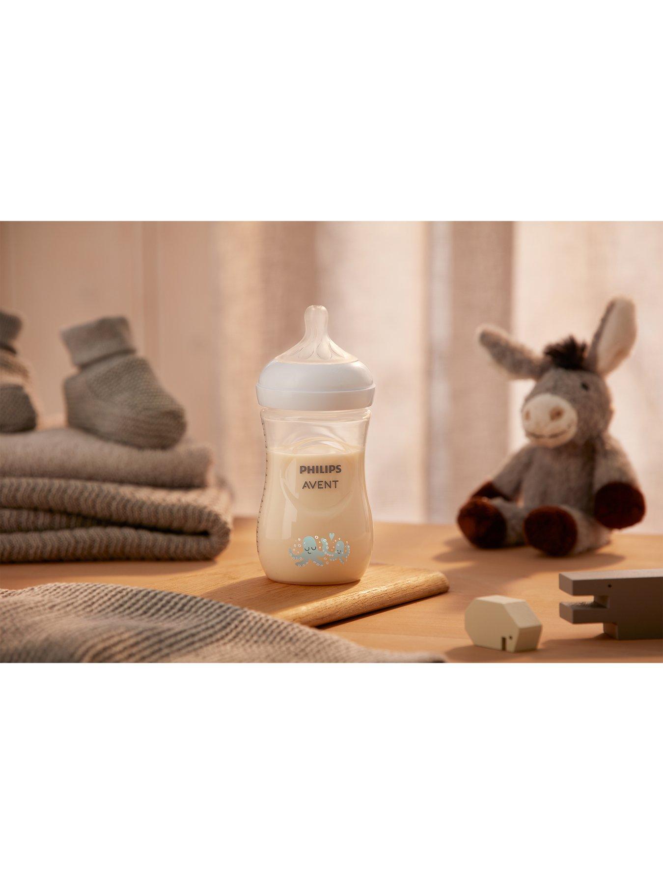 Image 4 of 6 of Avent Philips Avent Natural Response Baby Gift Set - 2x 9oz Sea Deco Baby Bottles, 2x Ultra Air Soothers, SCD837/11