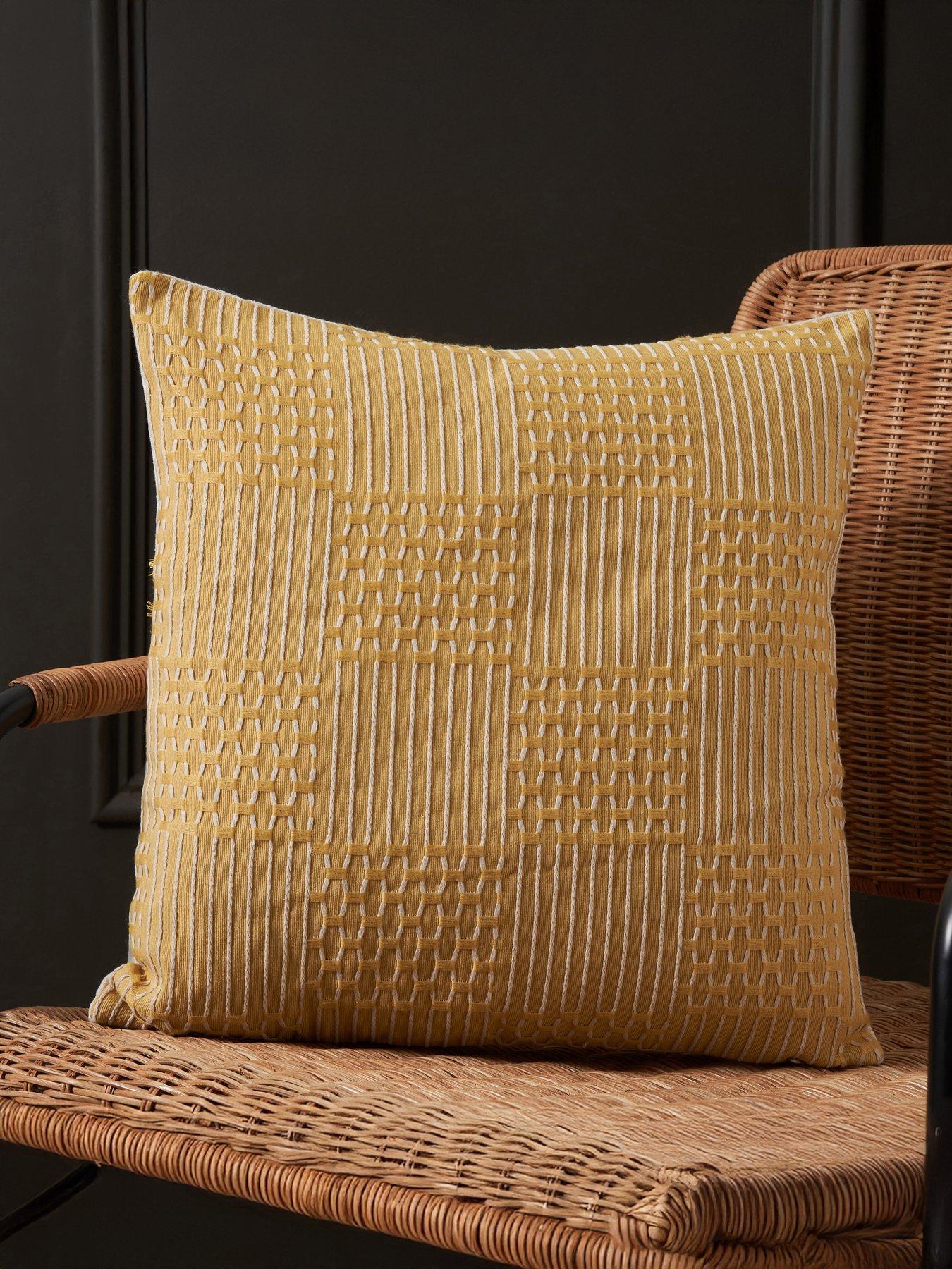 very-home-checker-jacquard-cushion