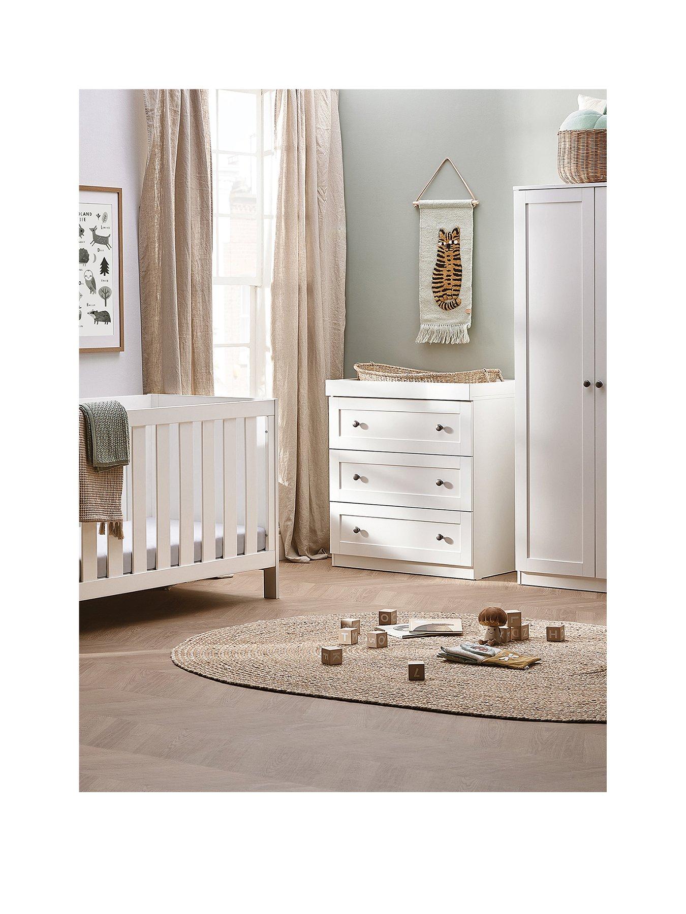 Image 2 of 8 of Silver Cross Bromley&nbsp;4 piece set with Truefit Cot Bed Mattress - White