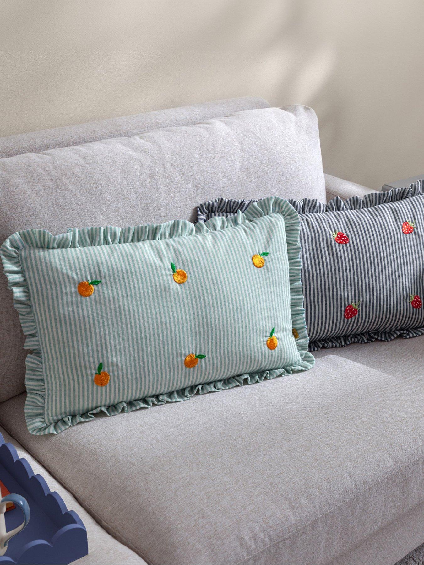  image of furn-les-fruites-oranges-cushion